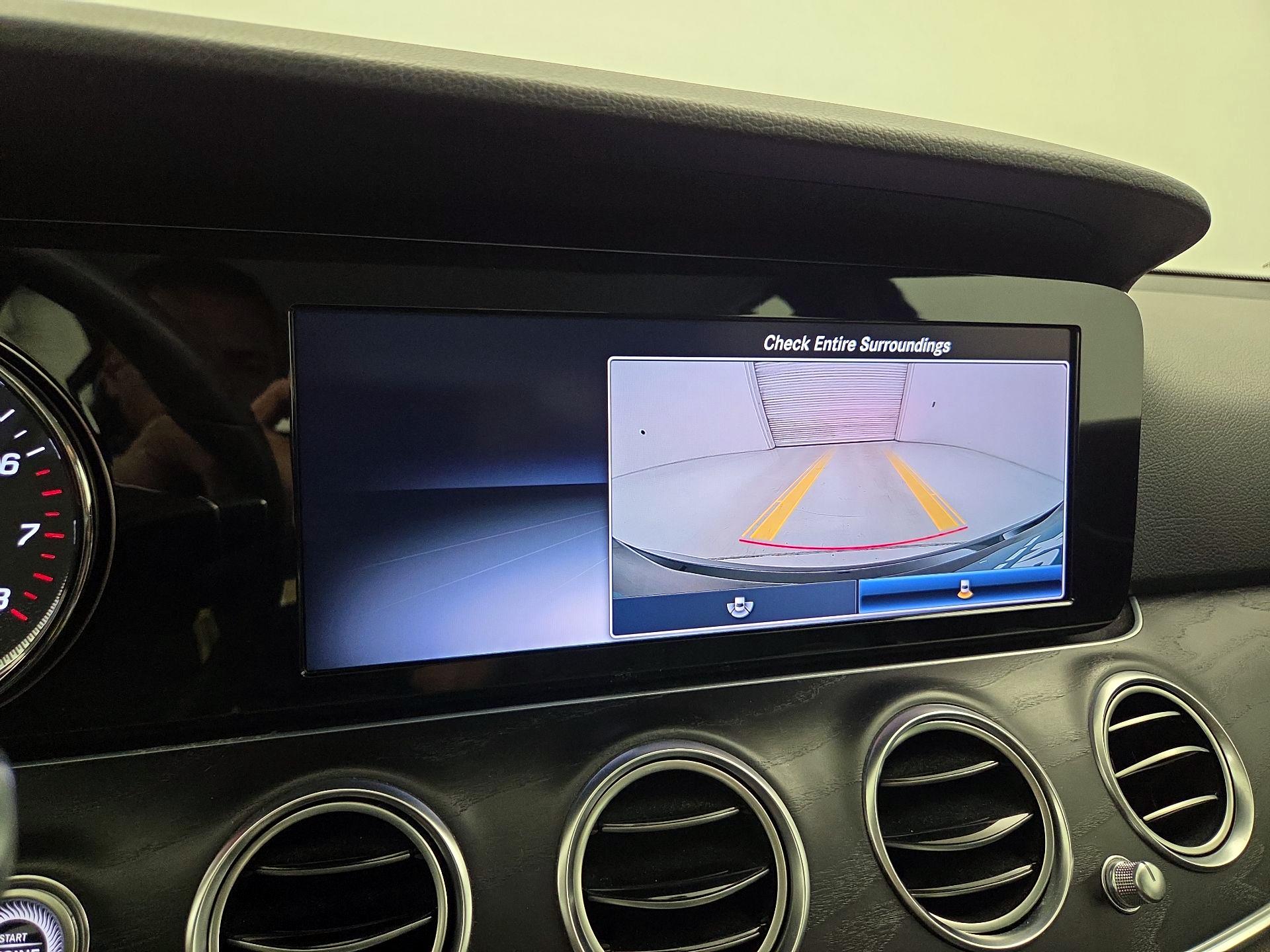 Thumbnail: 2019 Mercedes-Benz E-Class - 15
