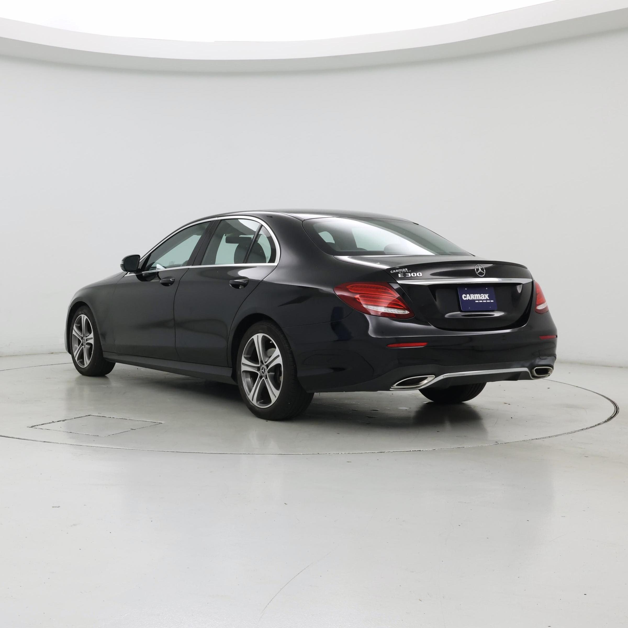 Thumbnail: 2019 Mercedes-Benz E-Class - 2
