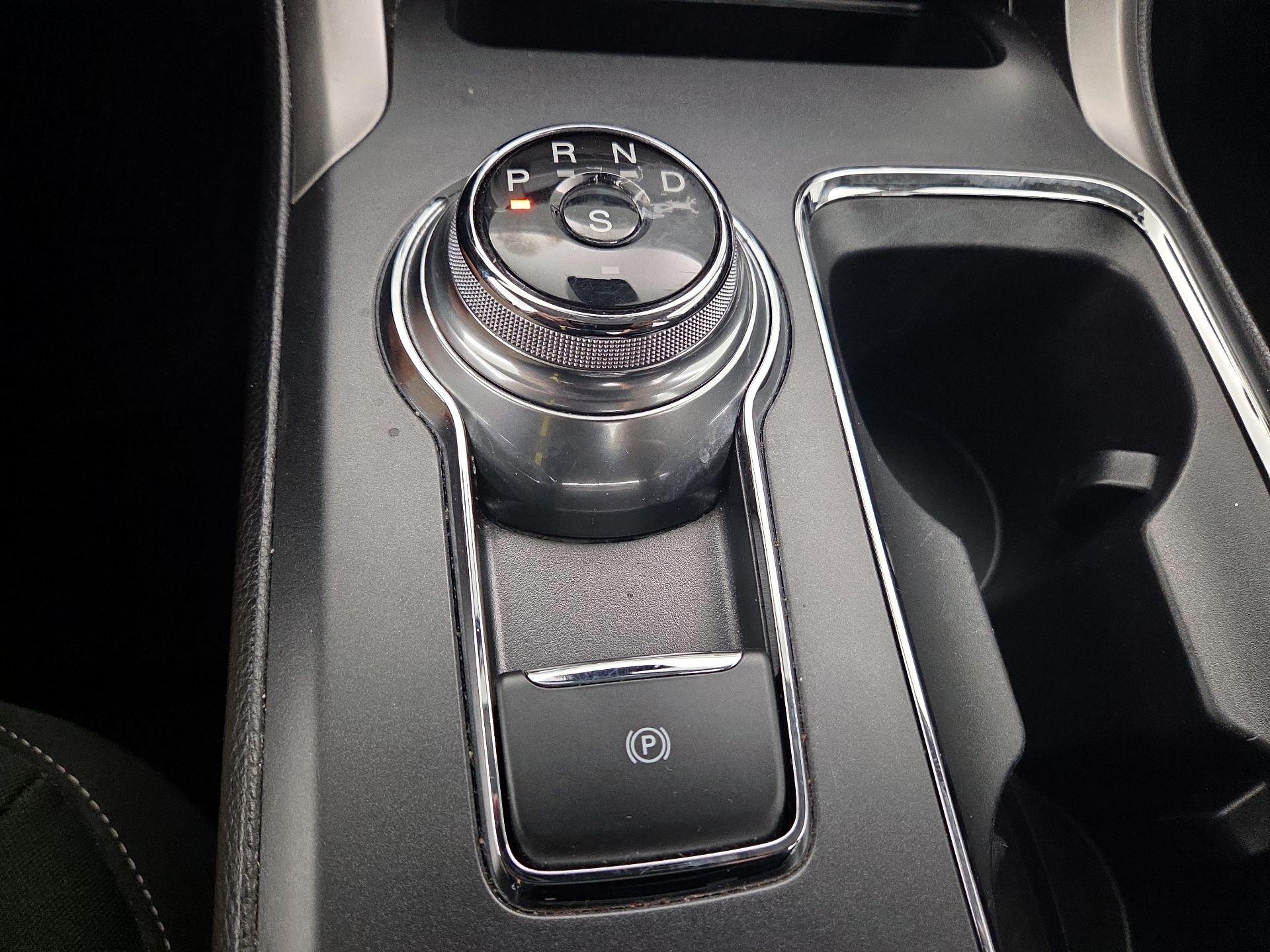 Thumbnail: 2020 Ford Fusion - 17