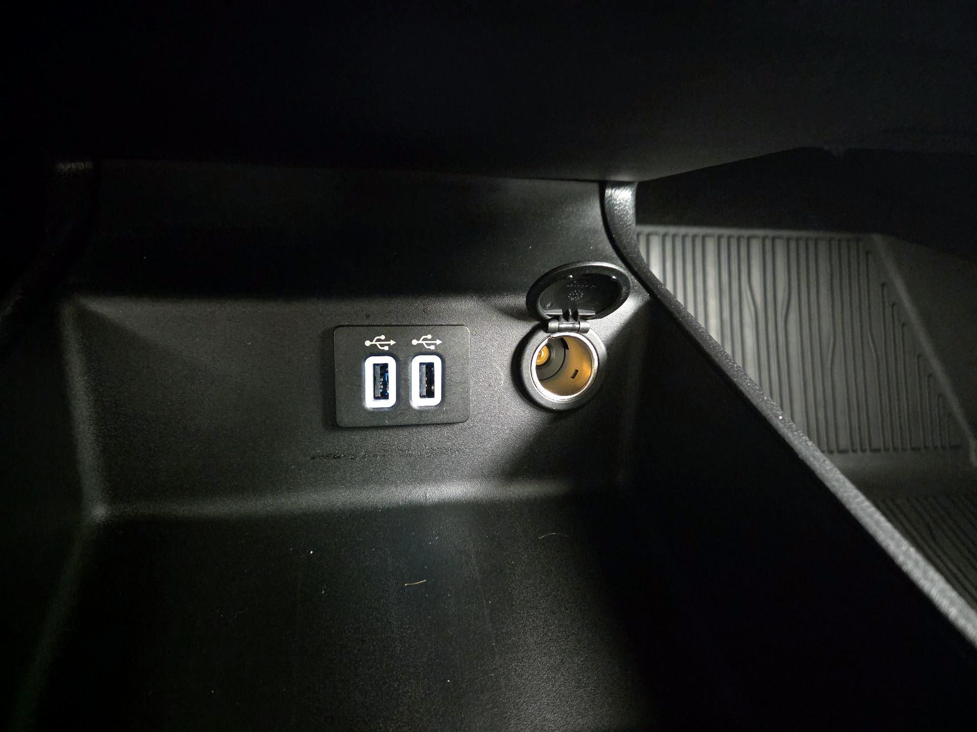 Thumbnail: 2020 Ford Fusion - 18