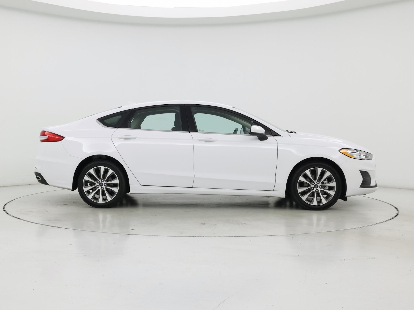 2020 Ford Fusion SE - Photo 8