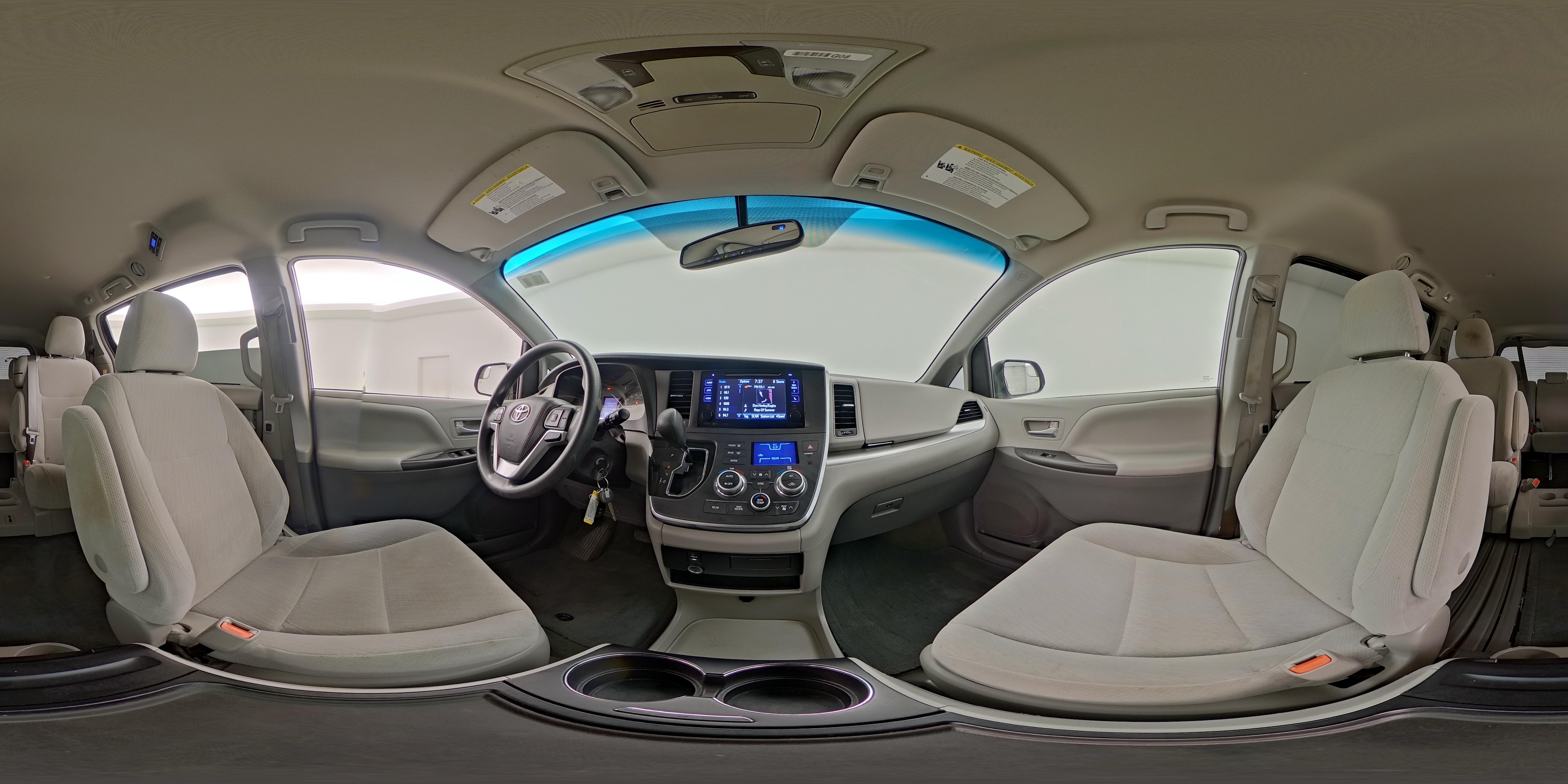 2016 Toyota Sienna LE - Photo 26