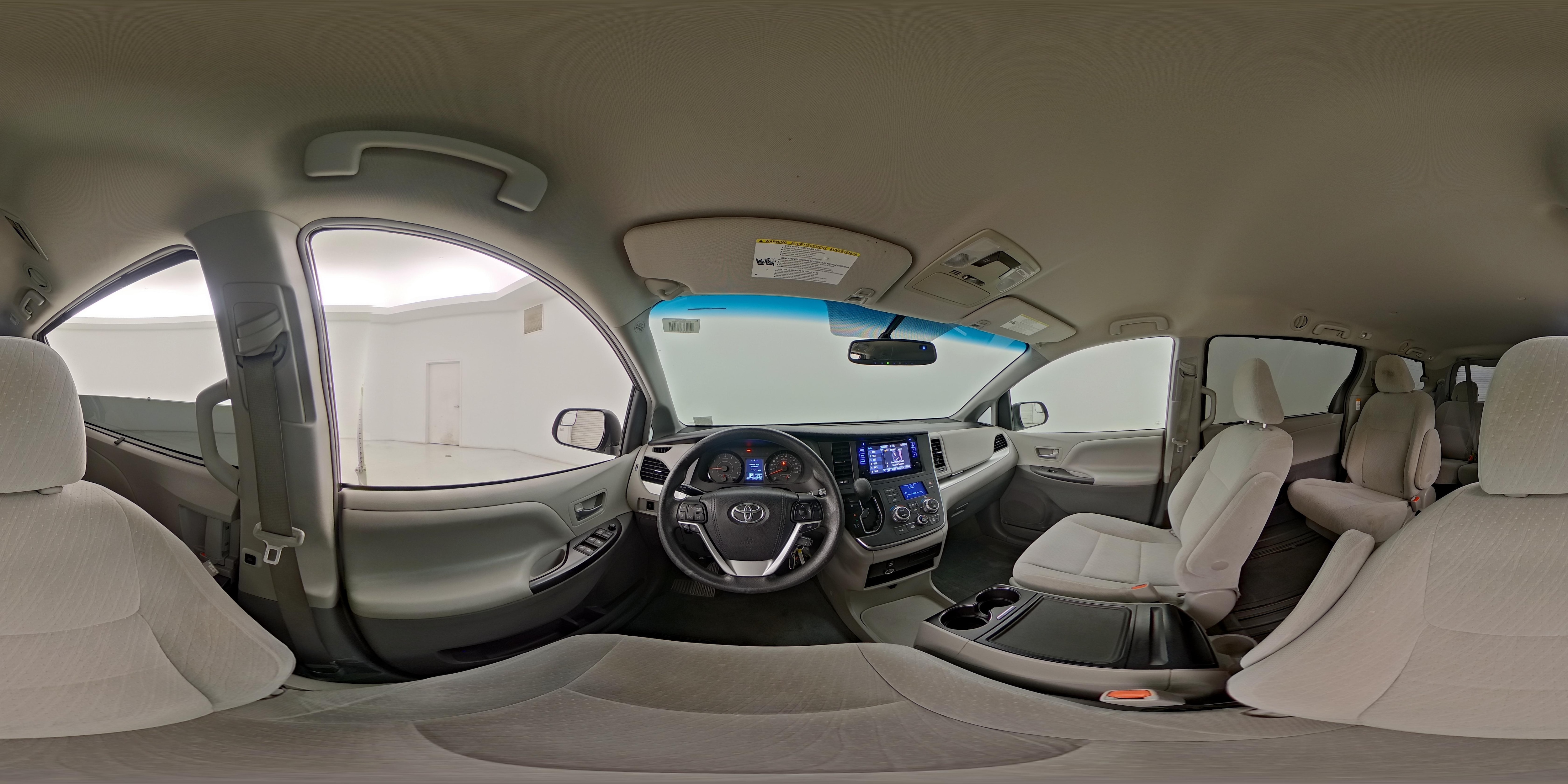2016 Toyota Sienna LE - Photo 28
