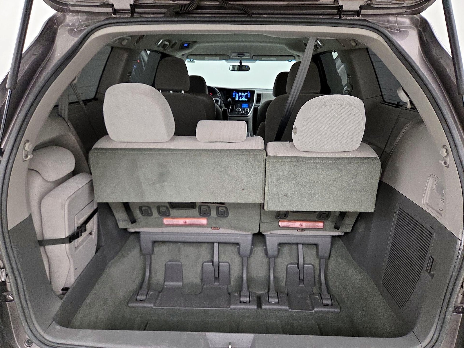 2016 Toyota Sienna LE - Photo 22