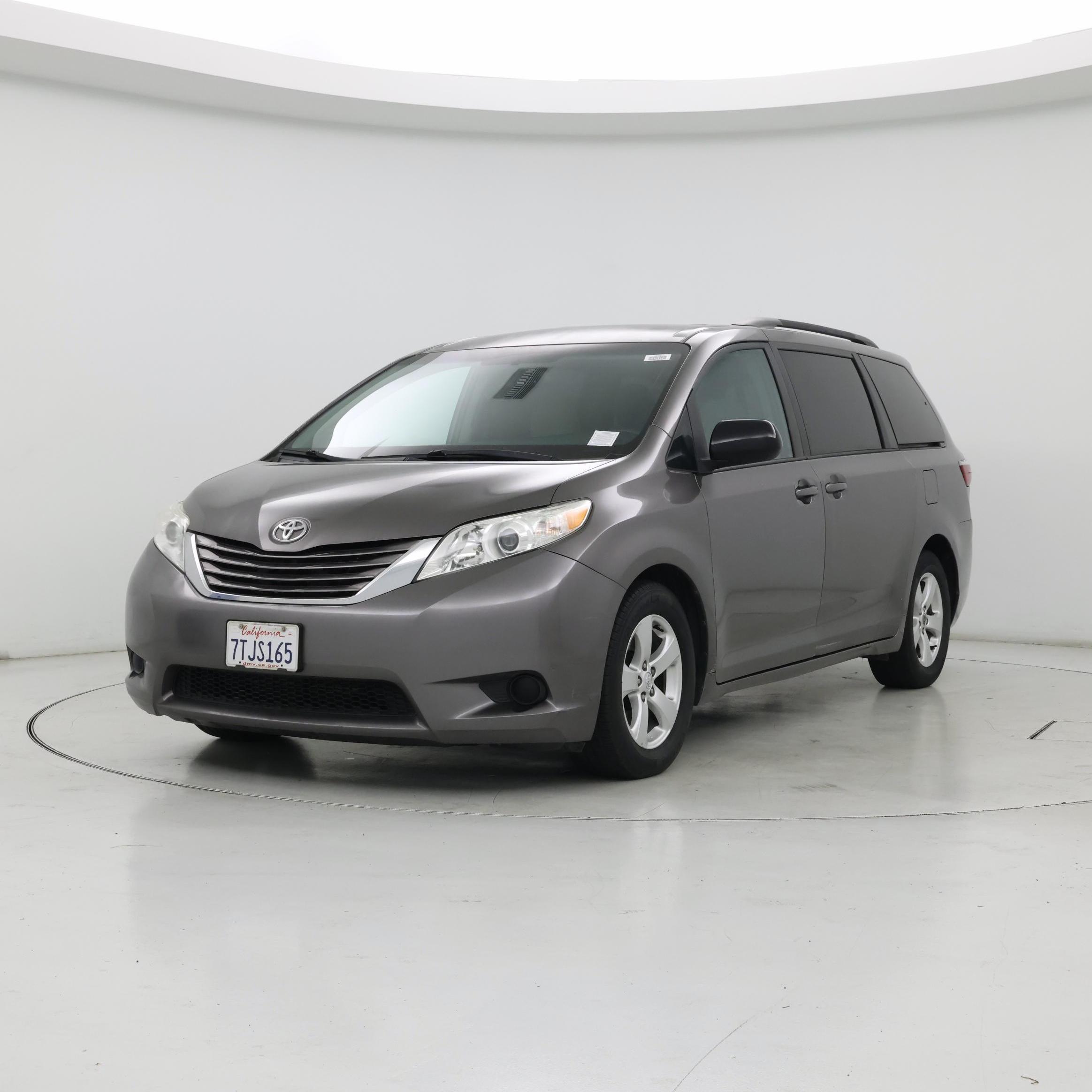 Thumbnail: 2016 Toyota Sienna - 4