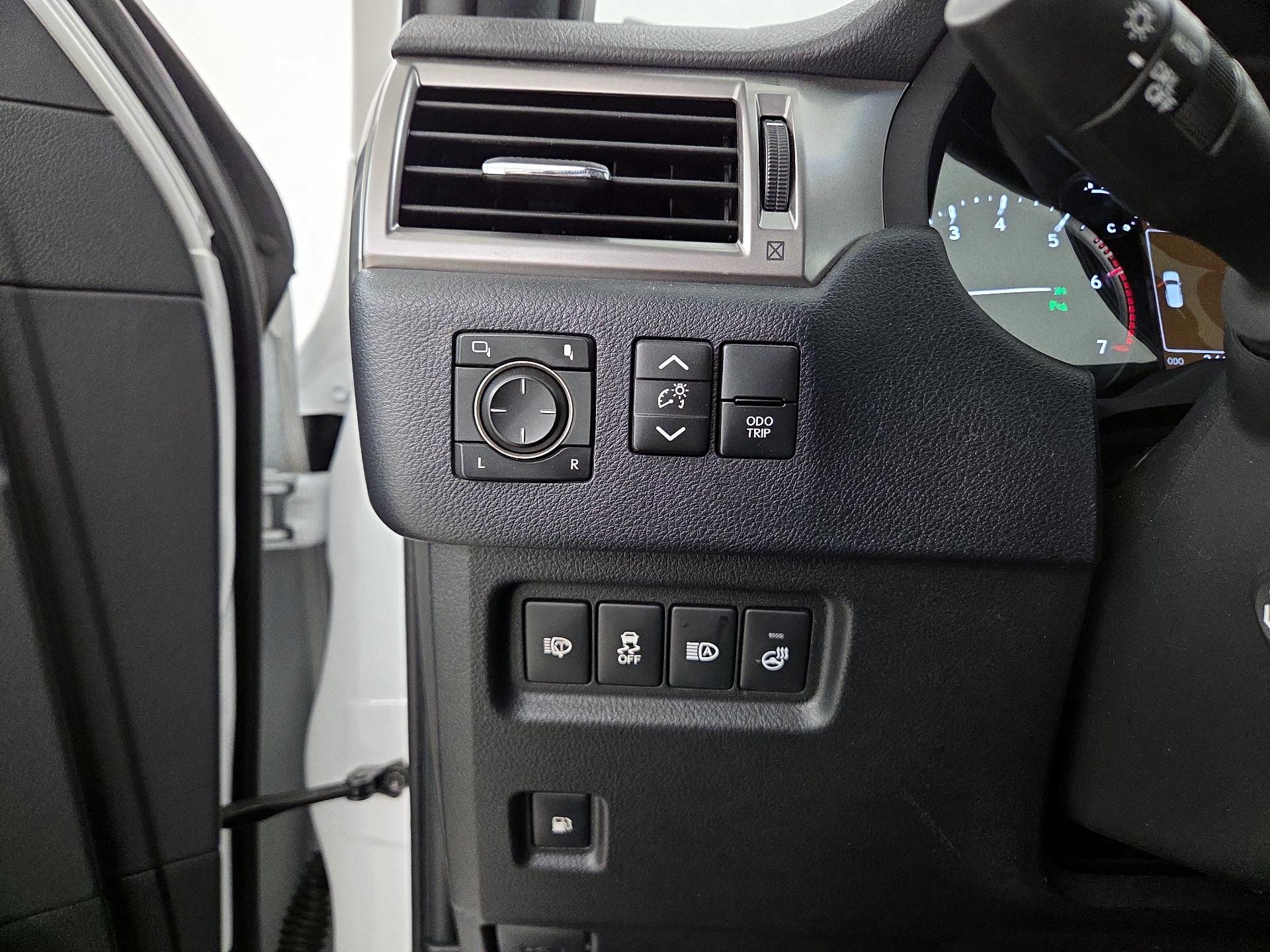 Thumbnail: 2023 Lexus GX - 13