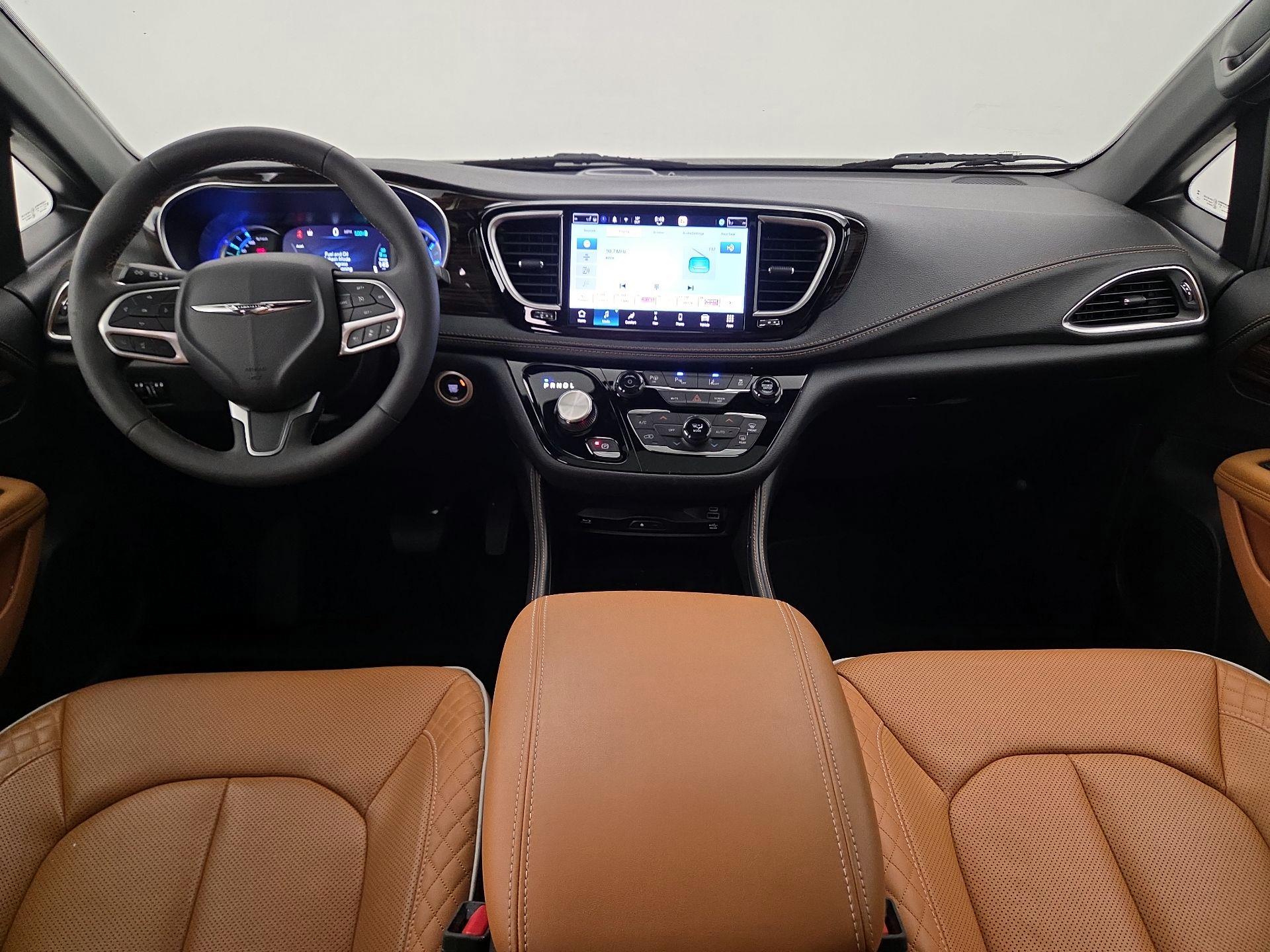 Thumbnail: 2023 Chrysler Pacifica - 9