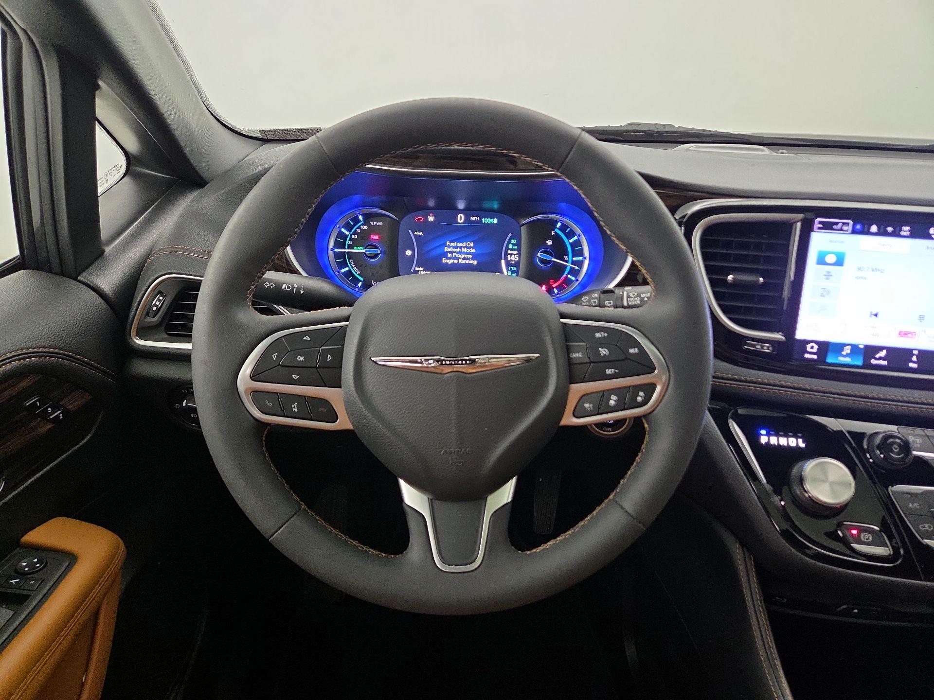 Thumbnail: 2023 Chrysler Pacifica - 10