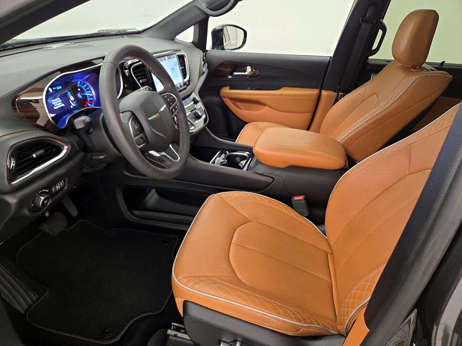 2023 Chrysler Pacifica Hybrid Pinnacle - Photo 12