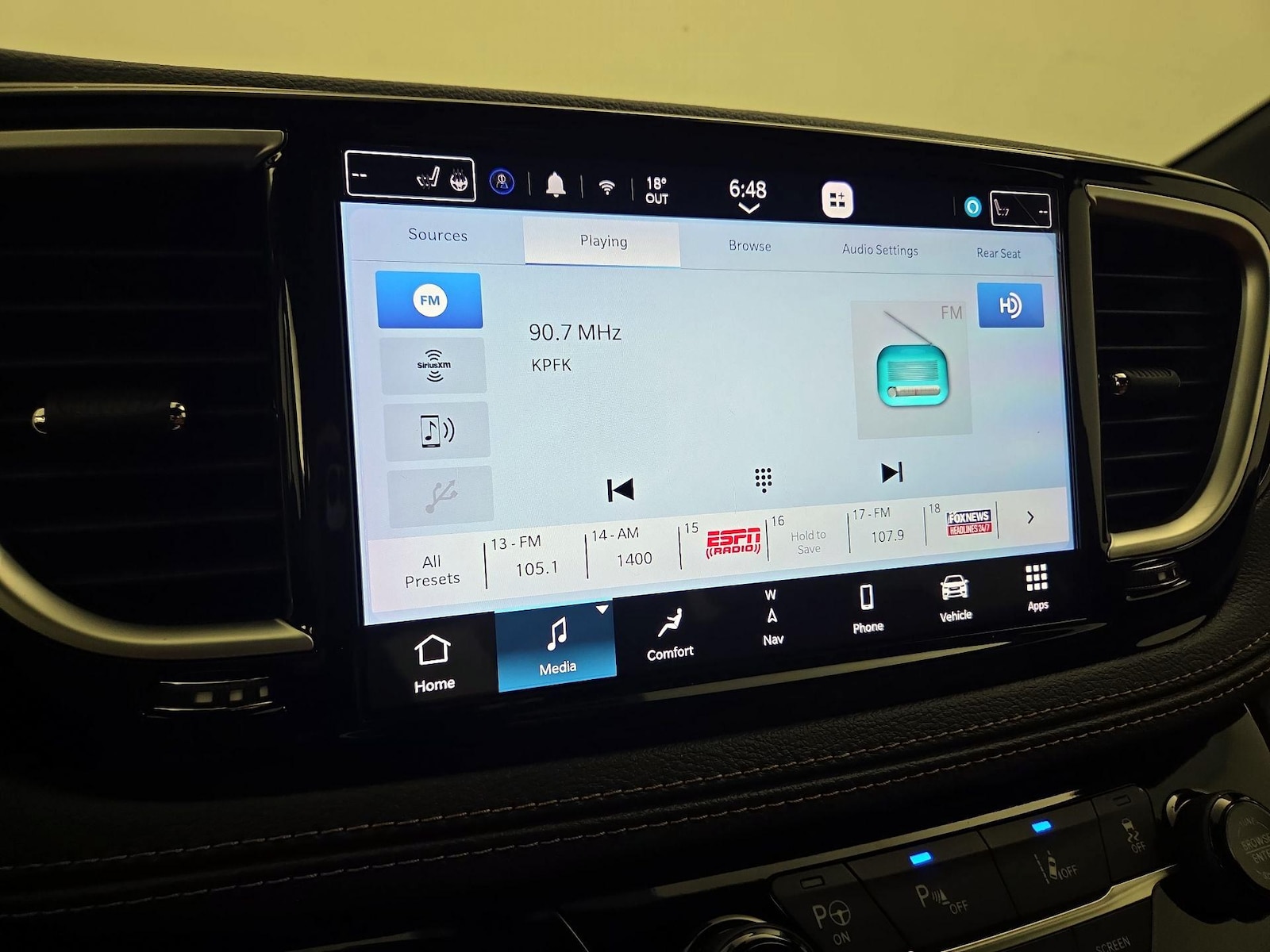 2023 Chrysler Pacifica Hybrid Pinnacle - Photo 17