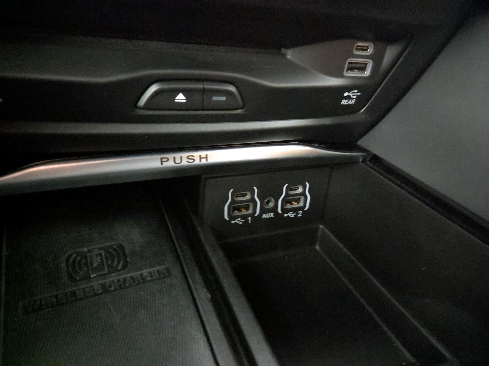 2023 Chrysler Pacifica Hybrid Pinnacle - Photo 20