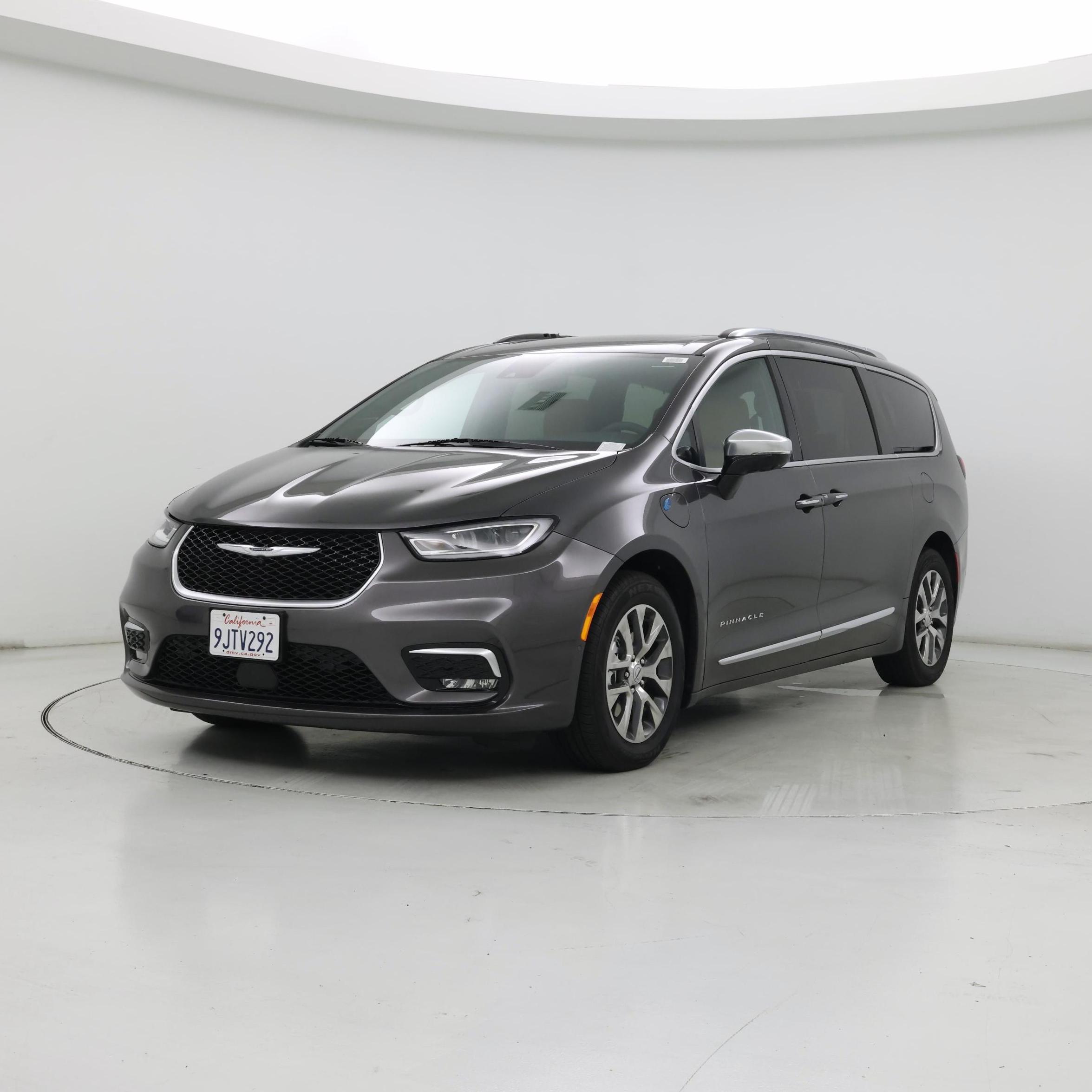 Thumbnail: 2023 Chrysler Pacifica - 4