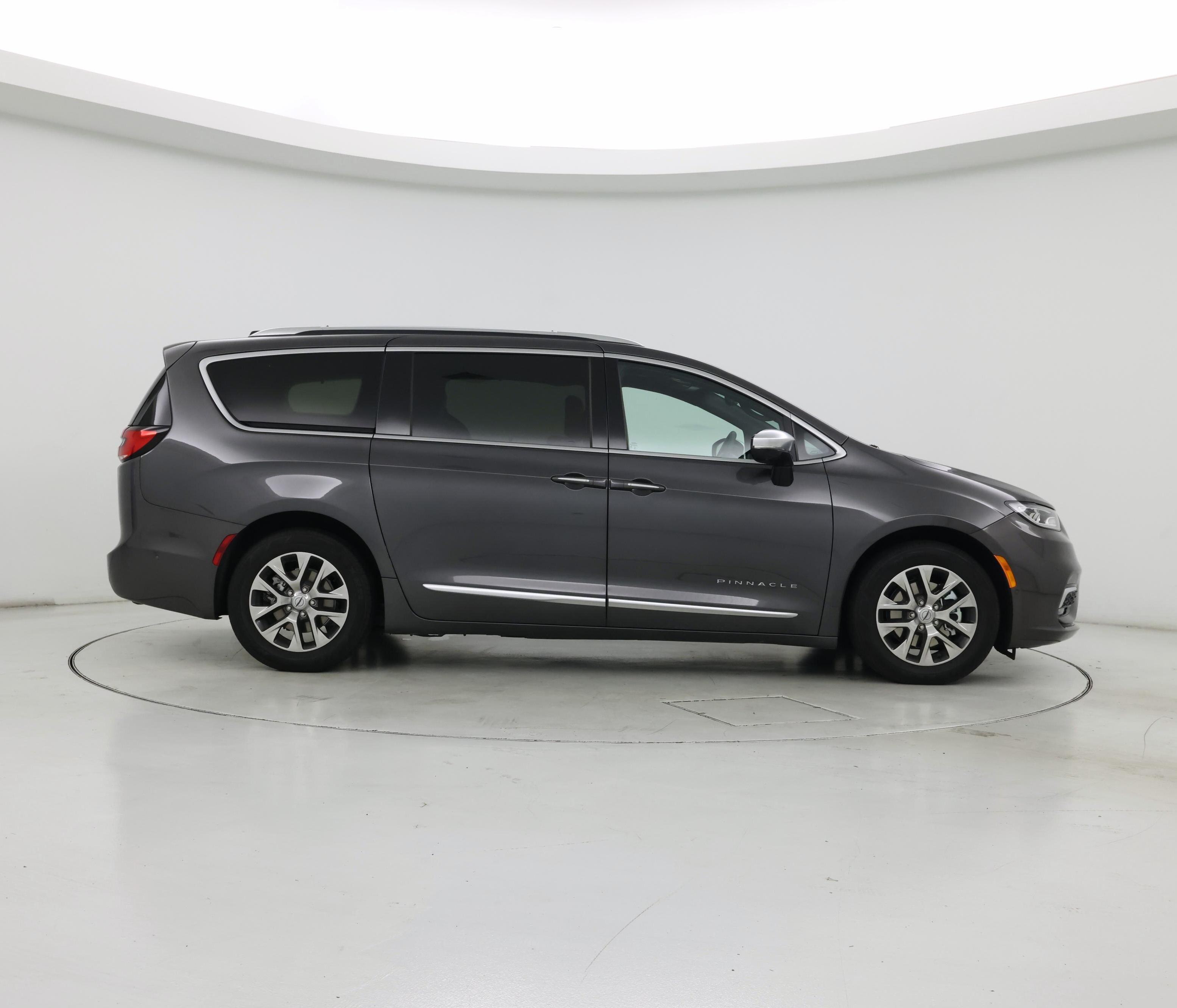 Thumbnail: 2023 Chrysler Pacifica - 7