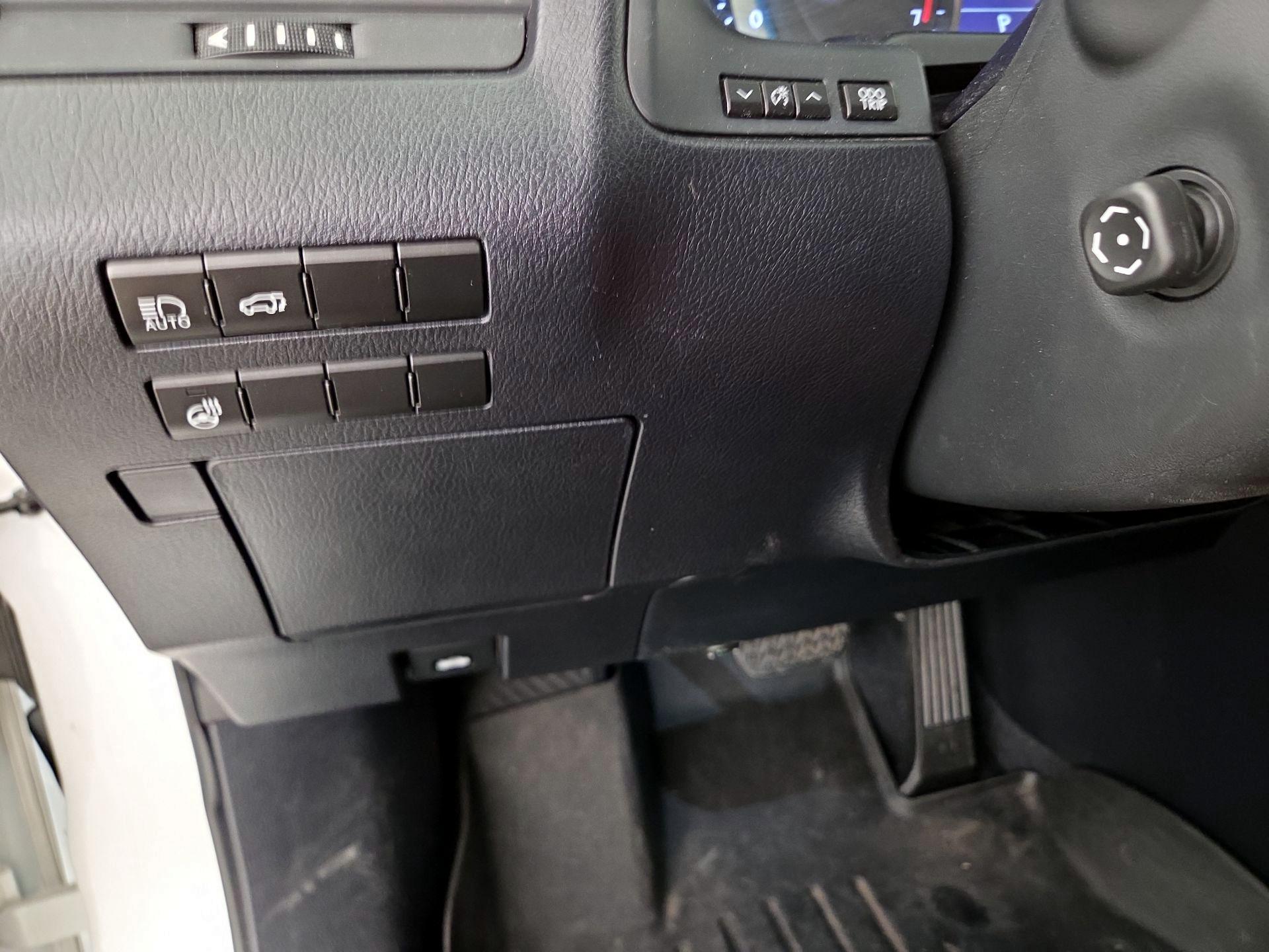 Thumbnail: 2019 Lexus RX - 13