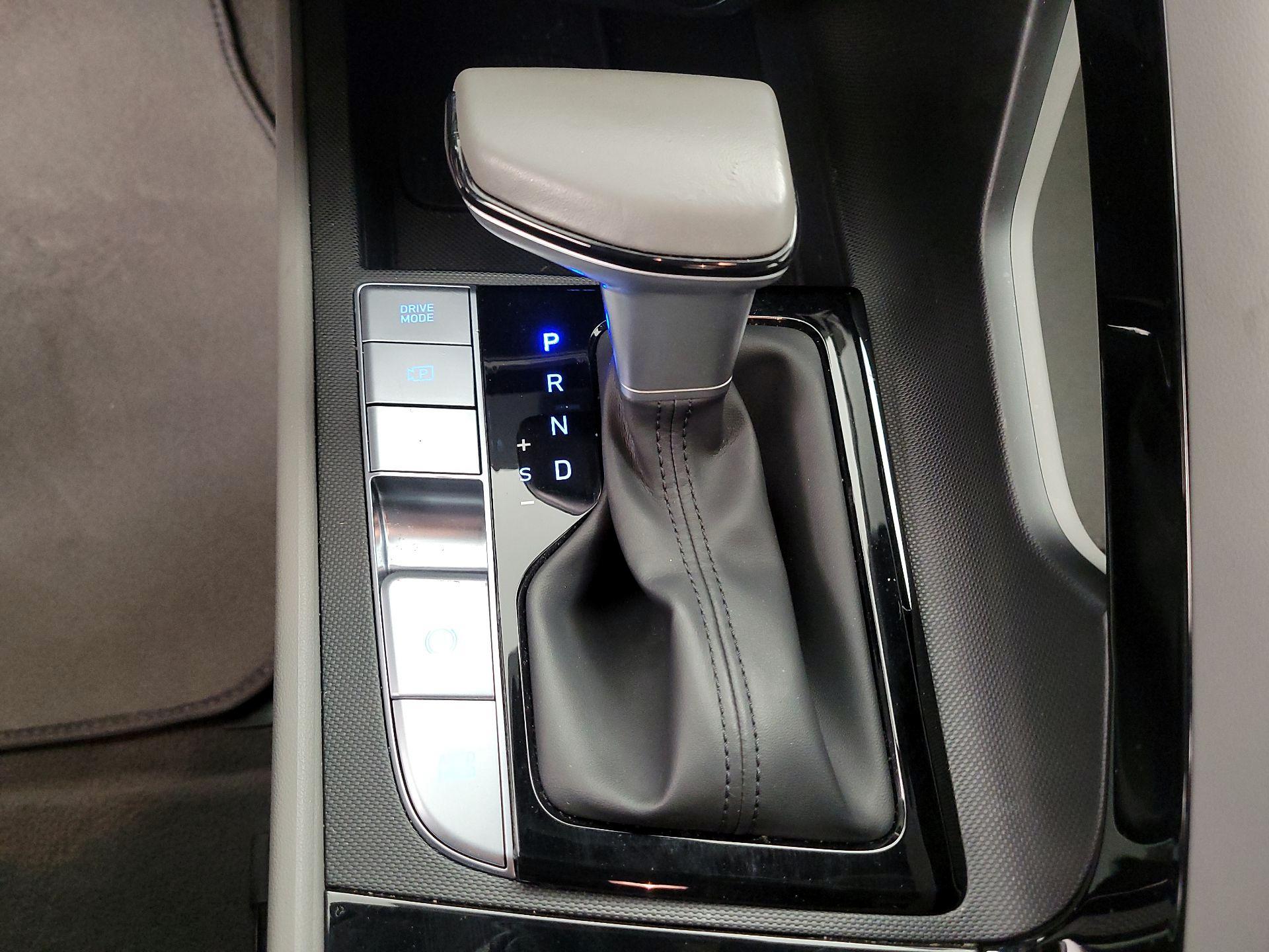 Thumbnail: 2025 Hyundai Elantra - 15