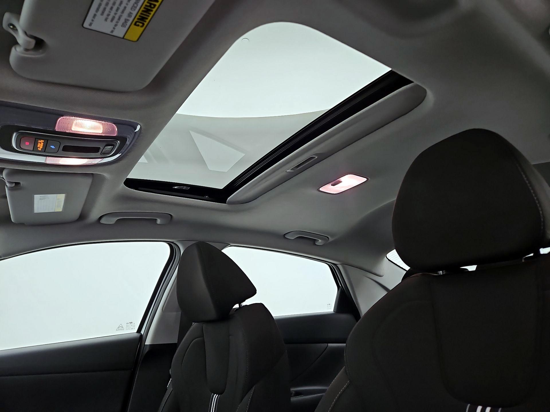Thumbnail: 2025 Hyundai Elantra - 19