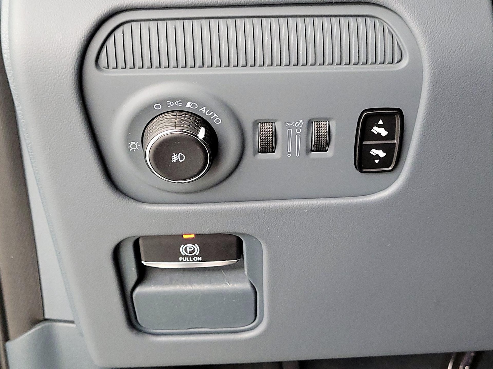 2023 Jeep Grand Wagoneer Series II - Photo 14