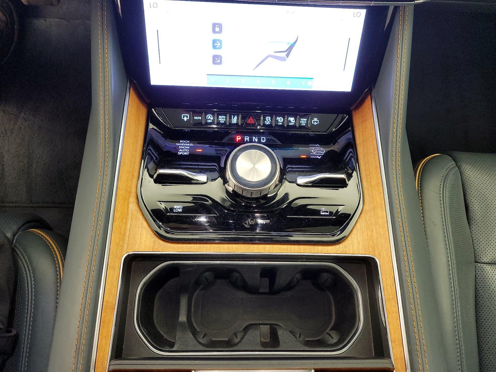 2023 Jeep Grand Wagoneer Series II - Photo 19