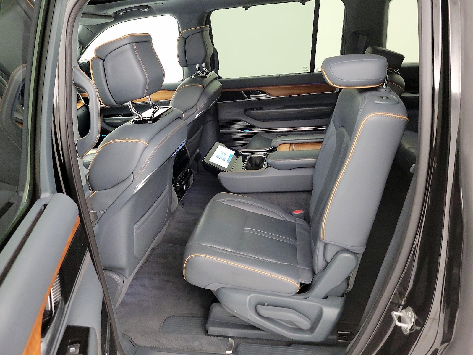 2023 Jeep Grand Wagoneer Series II - Photo 22