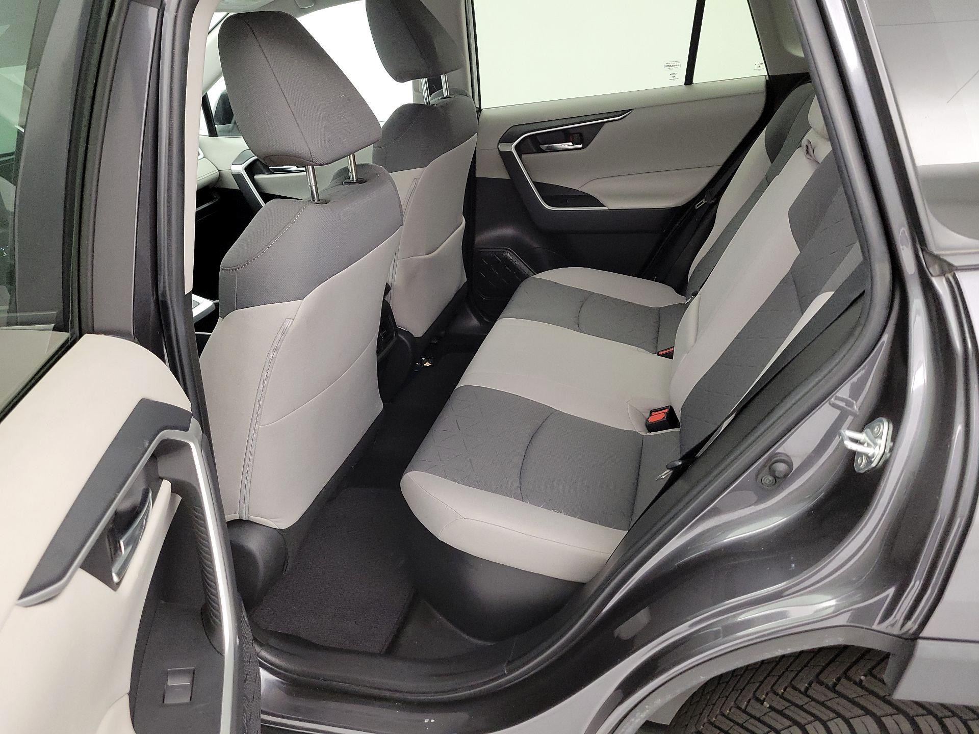 Thumbnail: 2022 Toyota RAV4 - 19