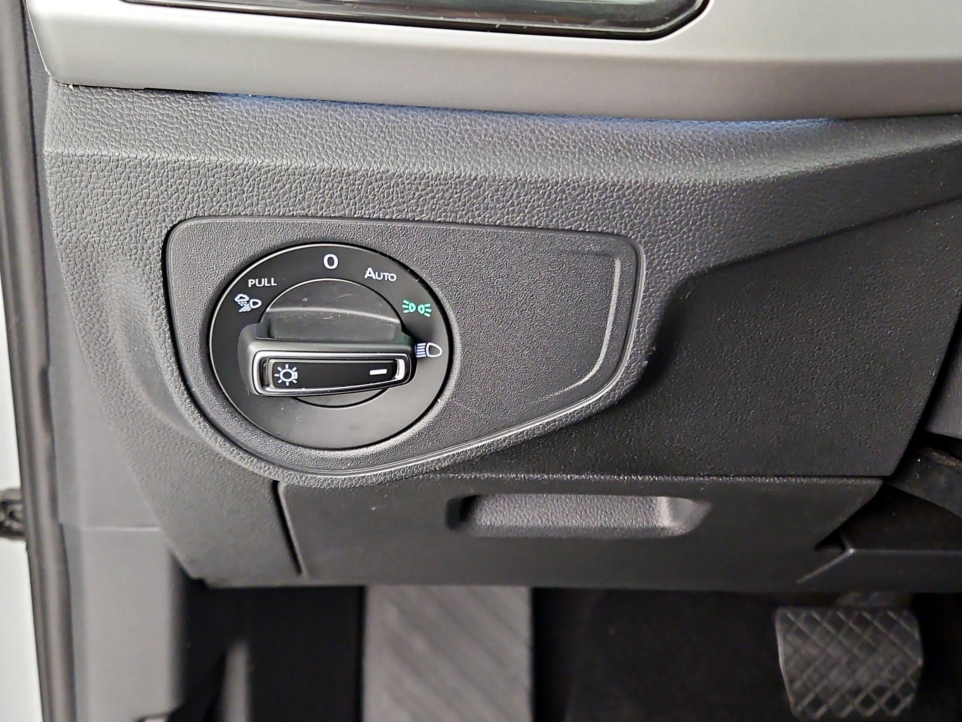 Thumbnail: 2021 Volkswagen Atlas - 13