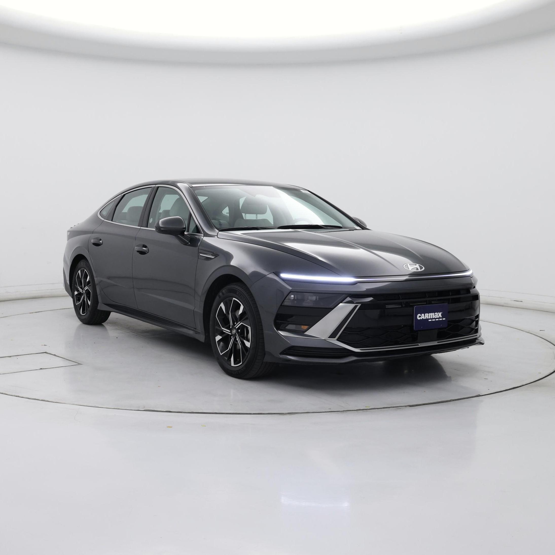 Gray 2025 Hyundai Sonata Sedan Front-Wheel Drive Automatic