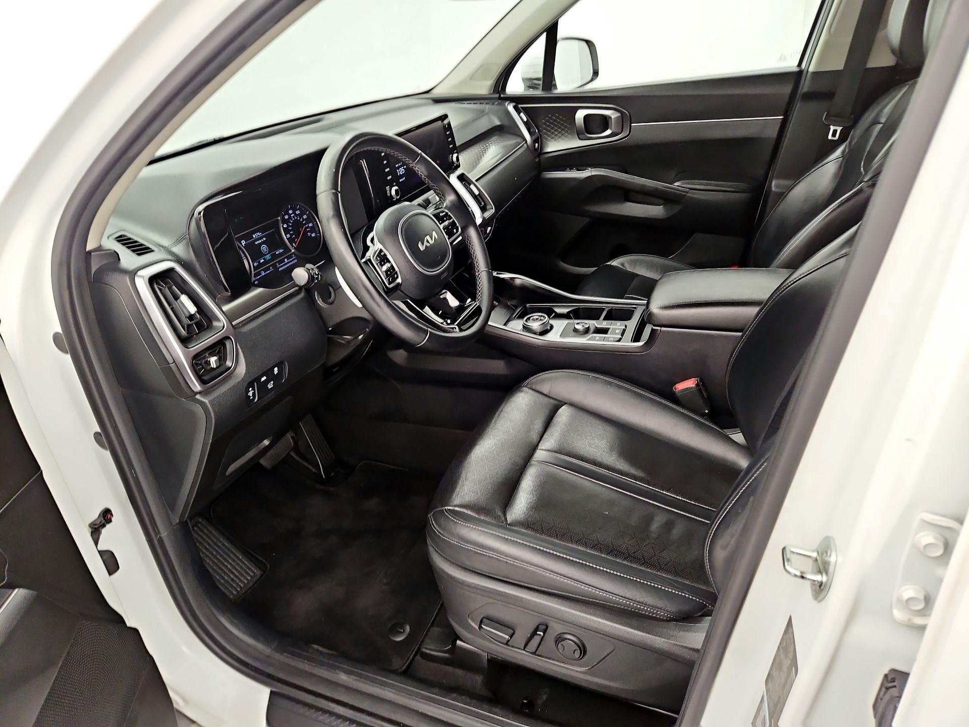 Thumbnail: 2023 Kia Sorento - 11