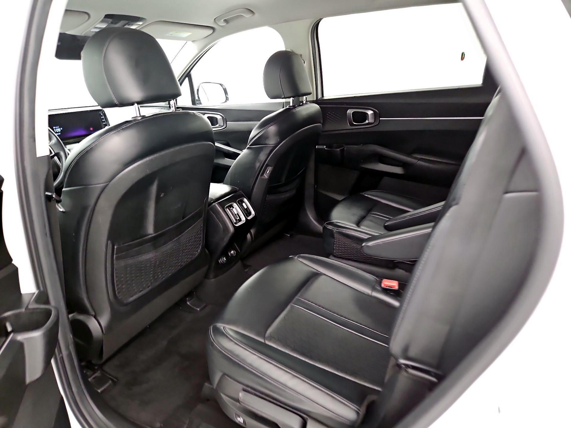 Thumbnail: 2023 Kia Sorento - 19