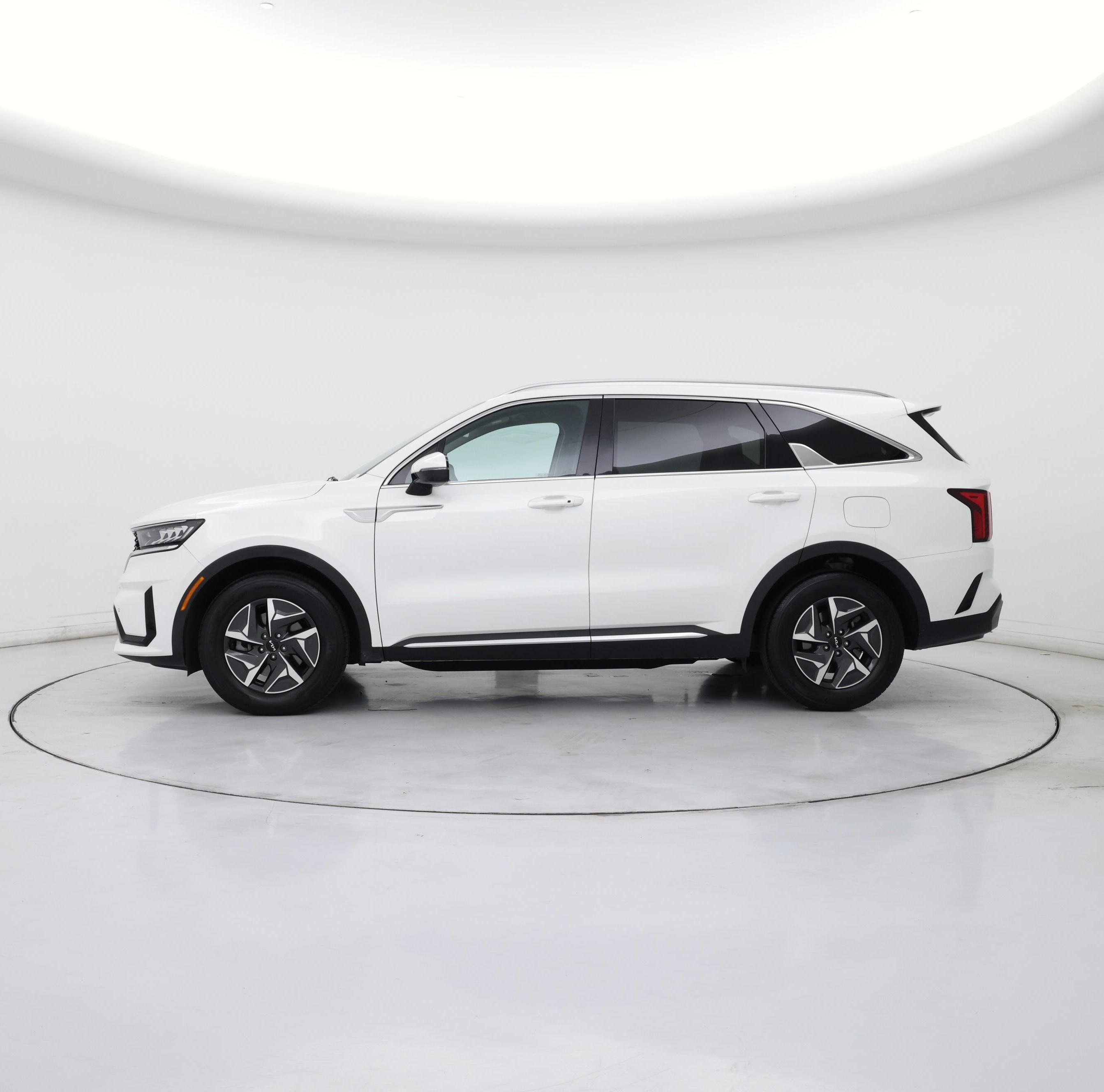 Thumbnail: 2023 Kia Sorento - 3