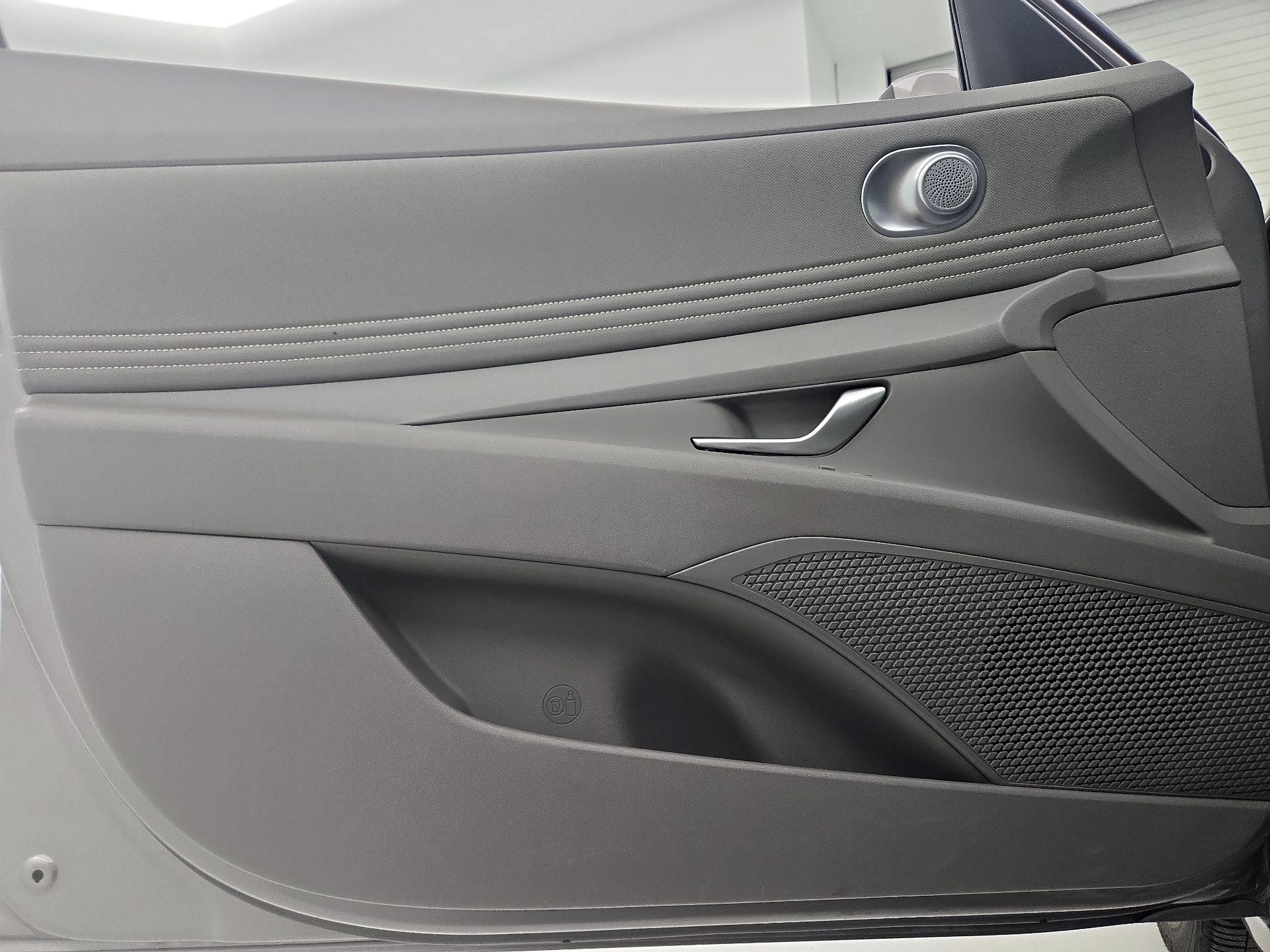 Thumbnail: 2023 Hyundai Elantra - 12