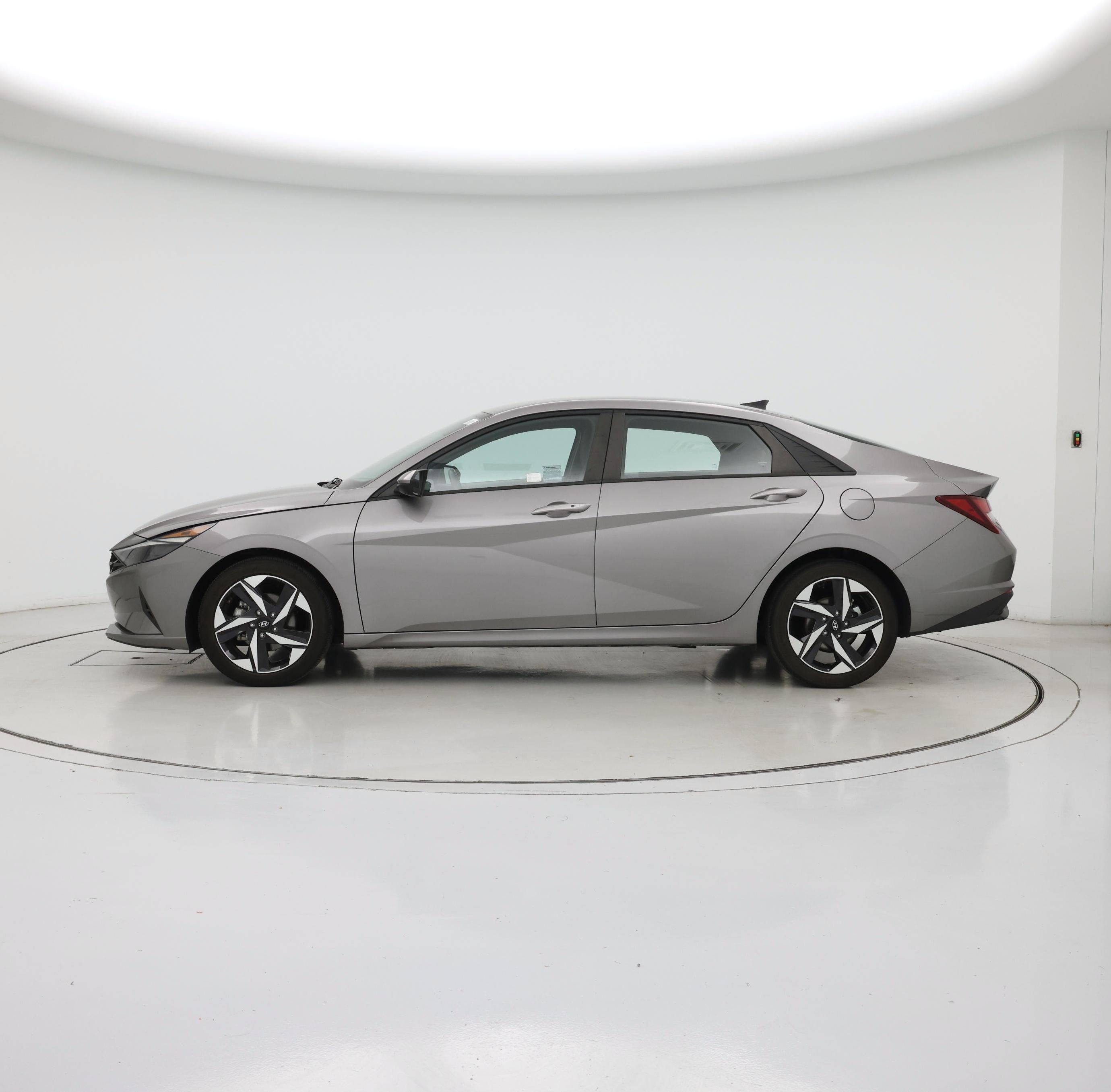 Thumbnail: 2023 Hyundai Elantra - 3