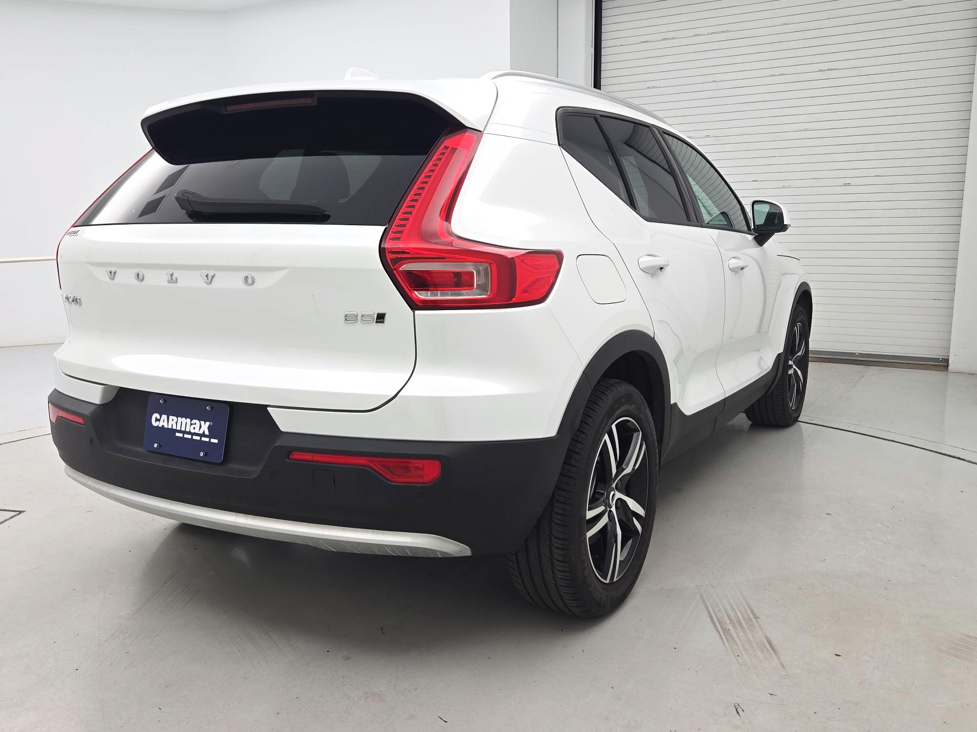 Thumbnail: 2023 Volvo XC40 - 5