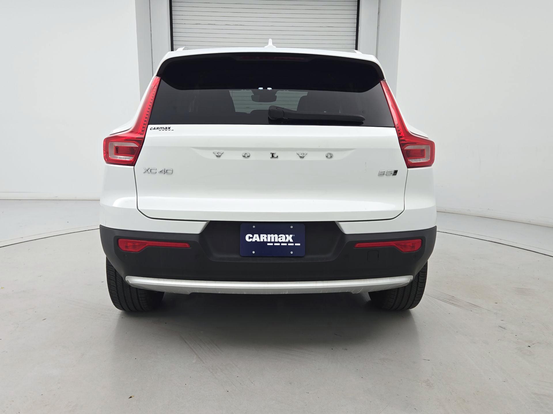 Thumbnail: 2023 Volvo XC40 - 6