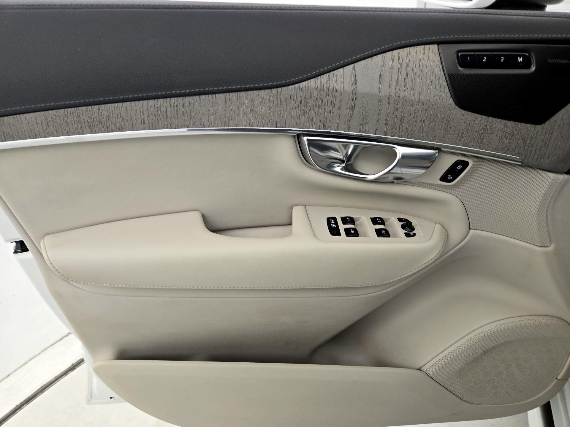 Thumbnail: 2025 Volvo XC90 - 10