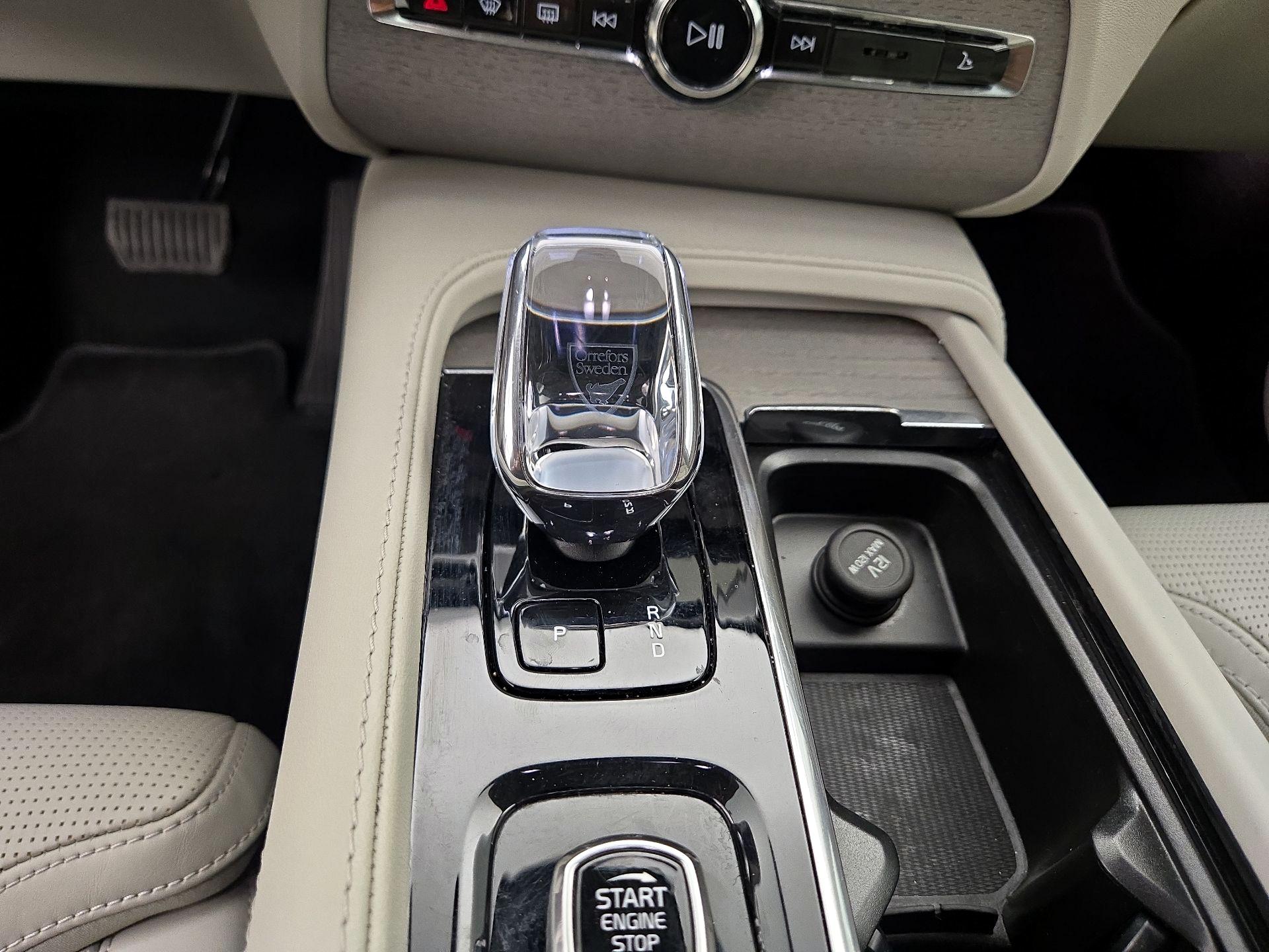 Thumbnail: 2025 Volvo XC90 - 15