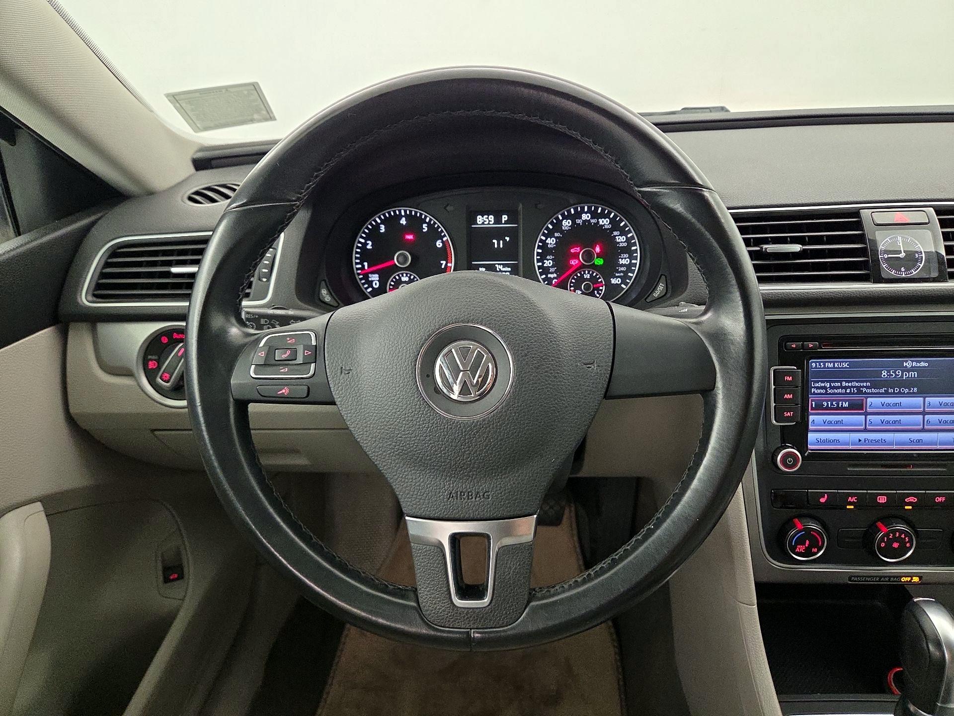 Thumbnail: 2015 Volkswagen Passat - 10