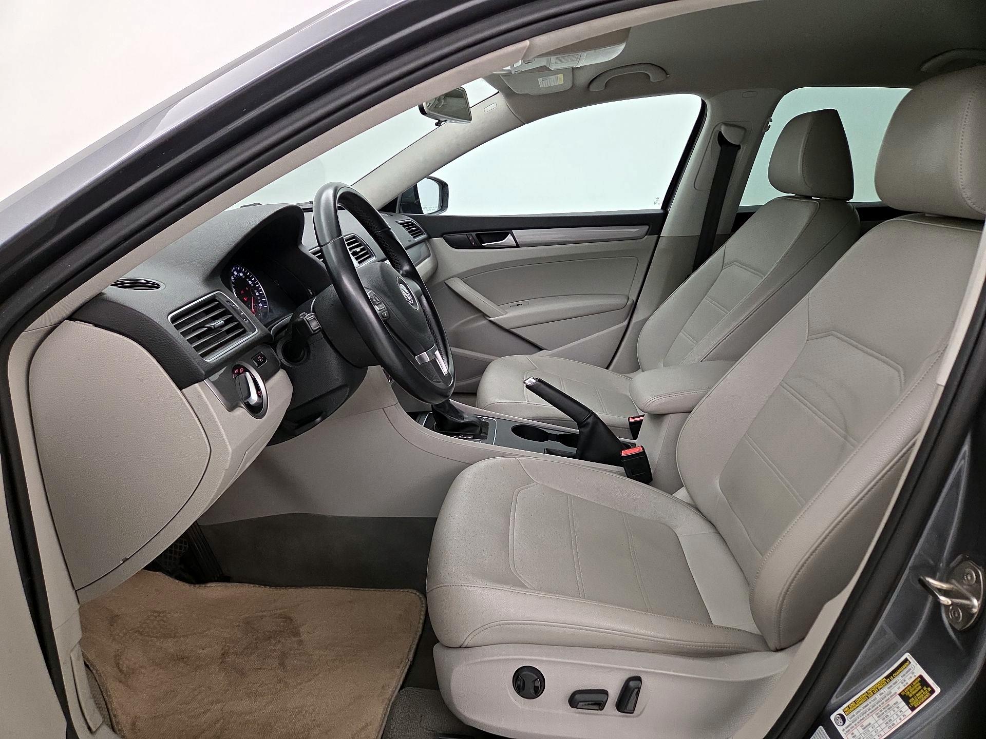 Thumbnail: 2015 Volkswagen Passat - 11