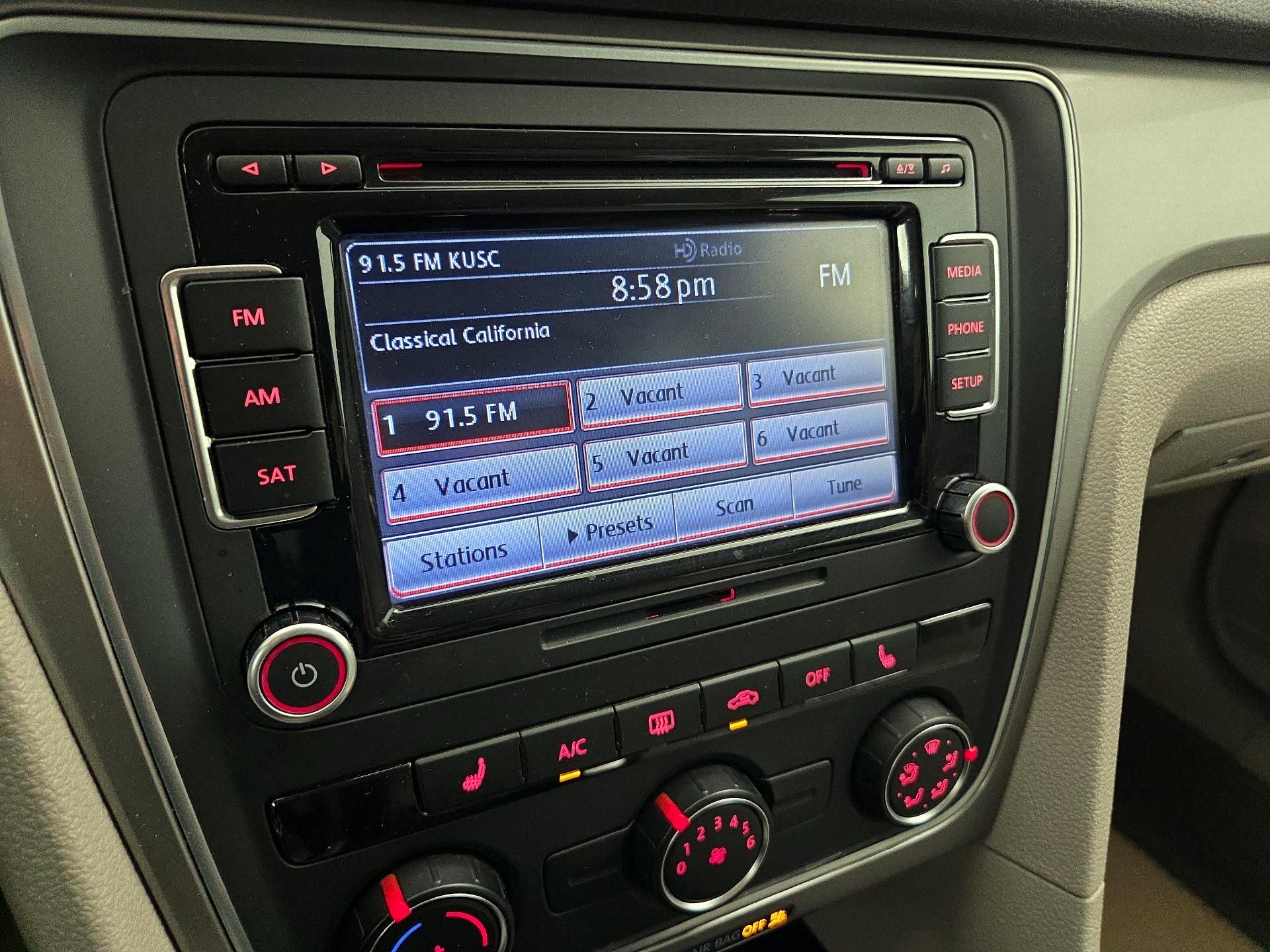 Thumbnail: 2015 Volkswagen Passat - 15