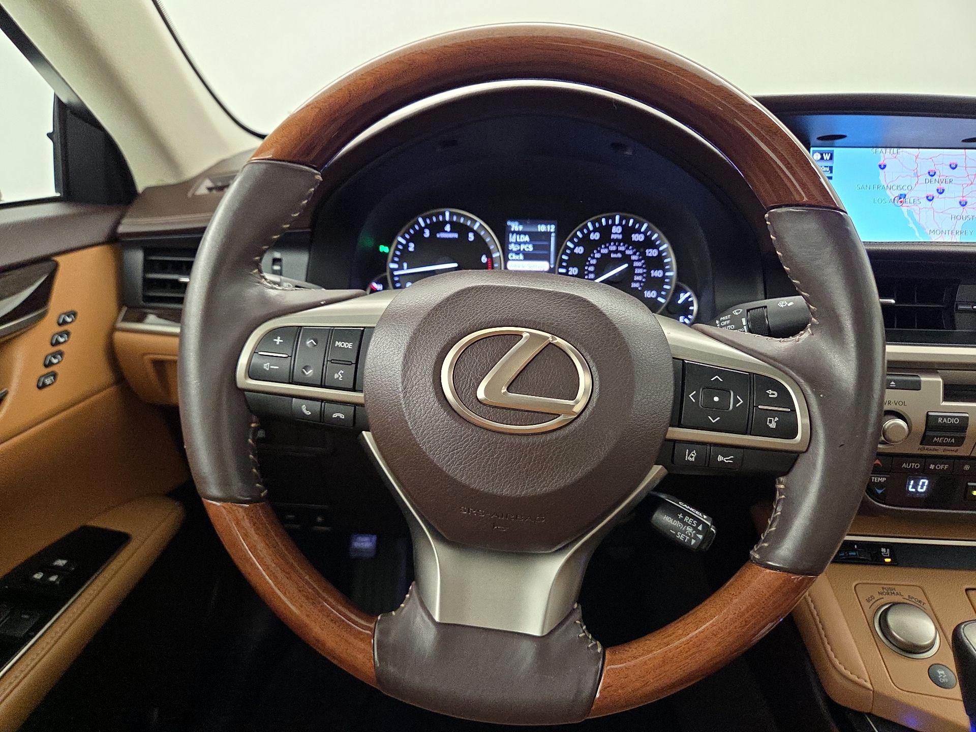Thumbnail: 2018 Lexus ES - 10