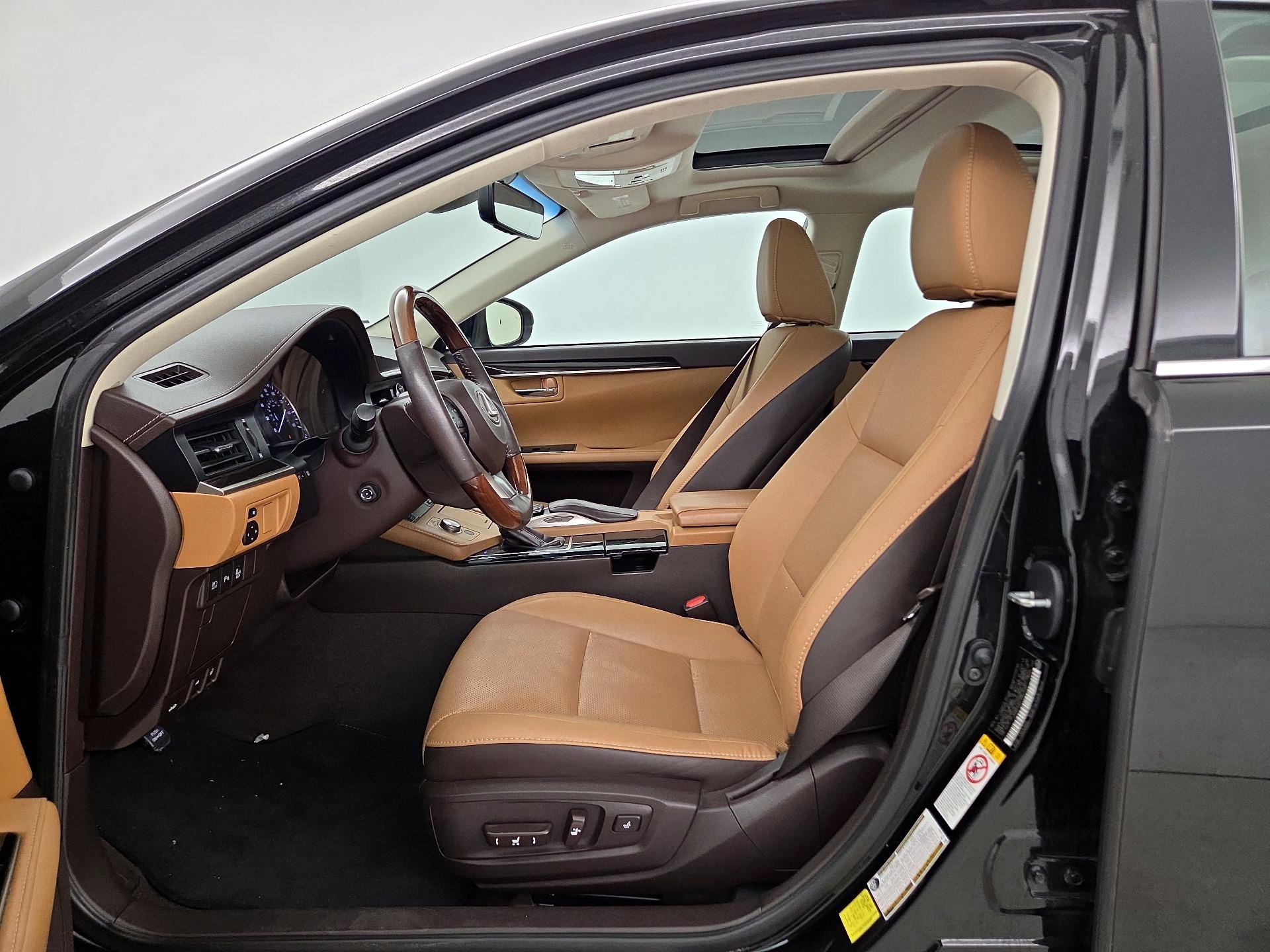 Thumbnail: 2018 Lexus ES - 11