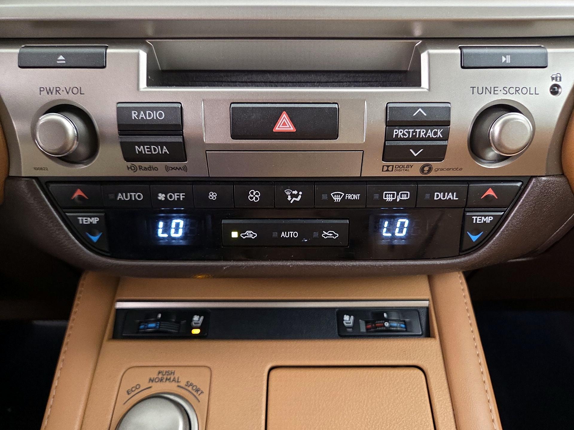 Thumbnail: 2018 Lexus ES - 17