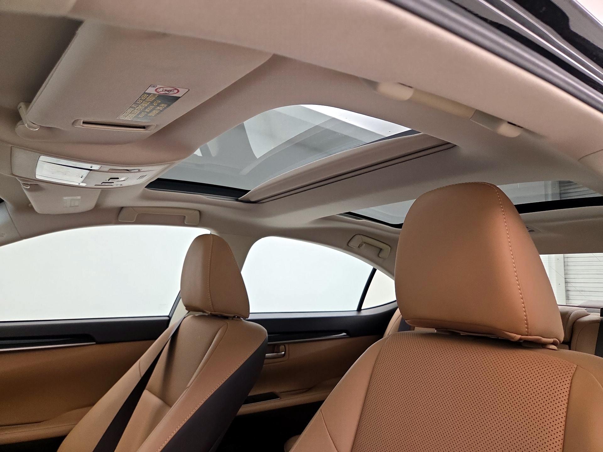 Thumbnail: 2018 Lexus ES - 20