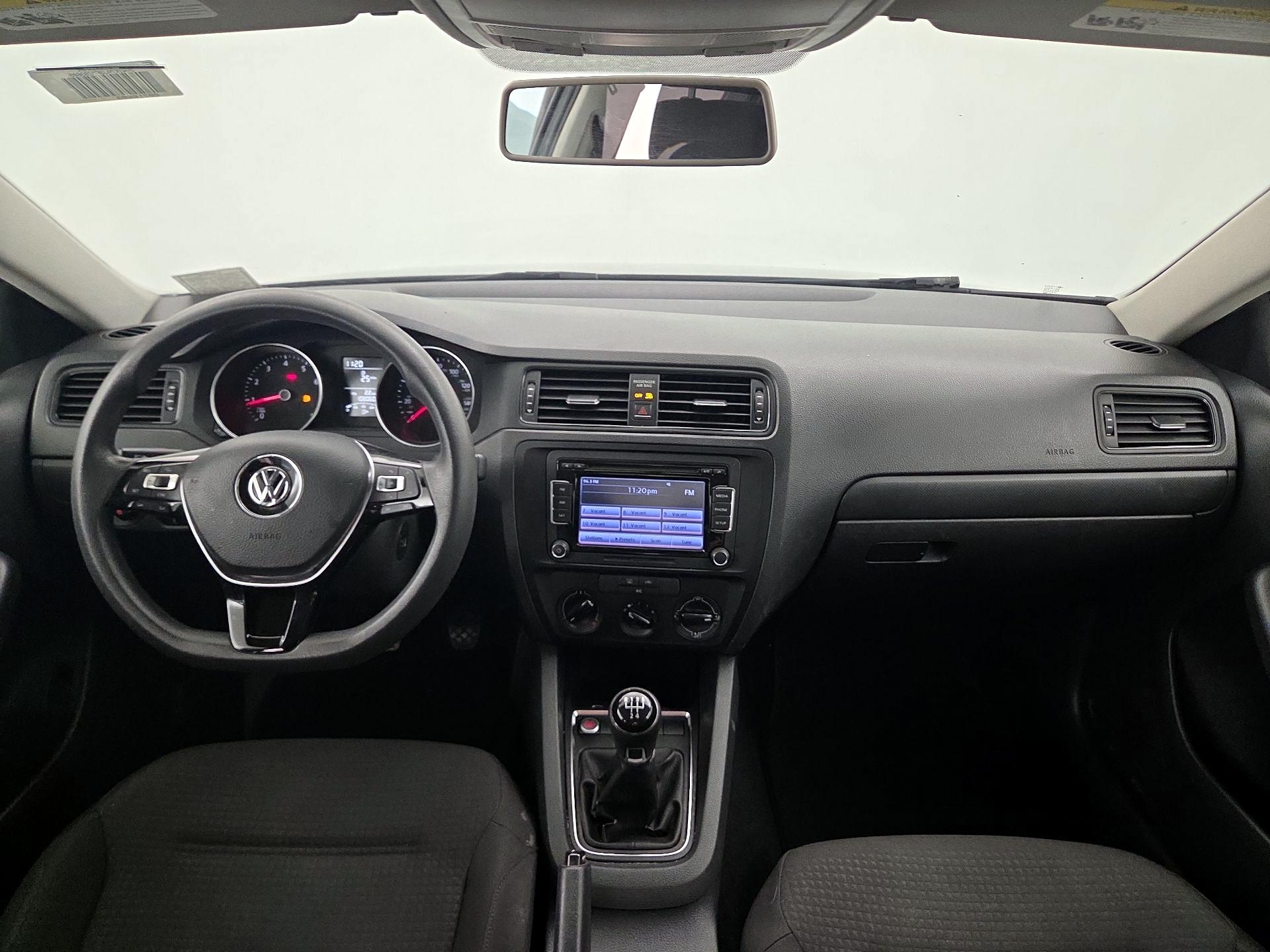 Thumbnail: 2015 Volkswagen Jetta - 9