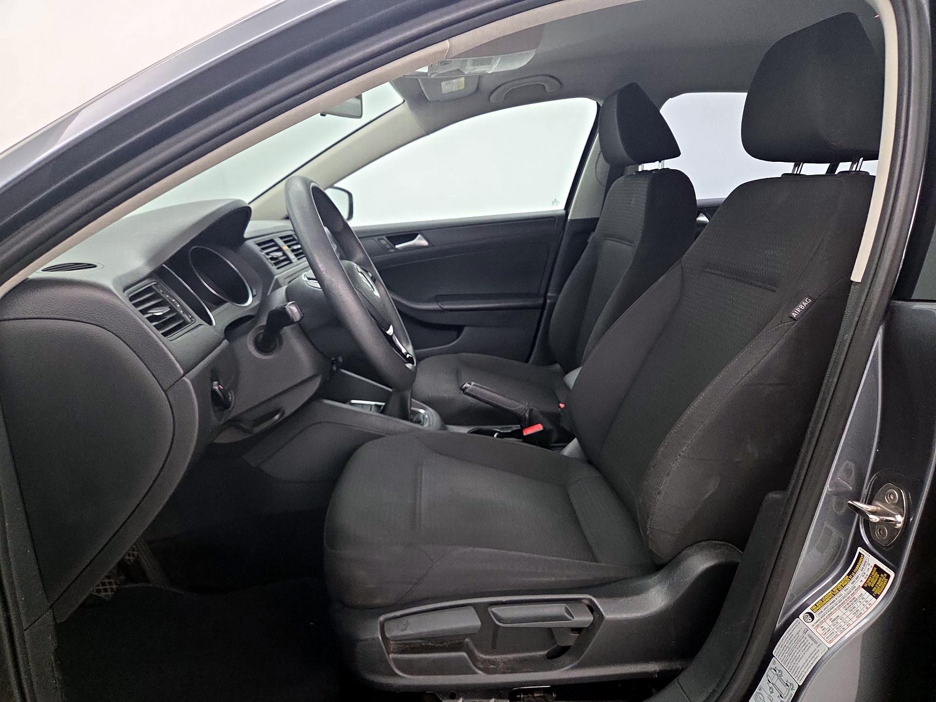 Thumbnail: 2015 Volkswagen Jetta - 11