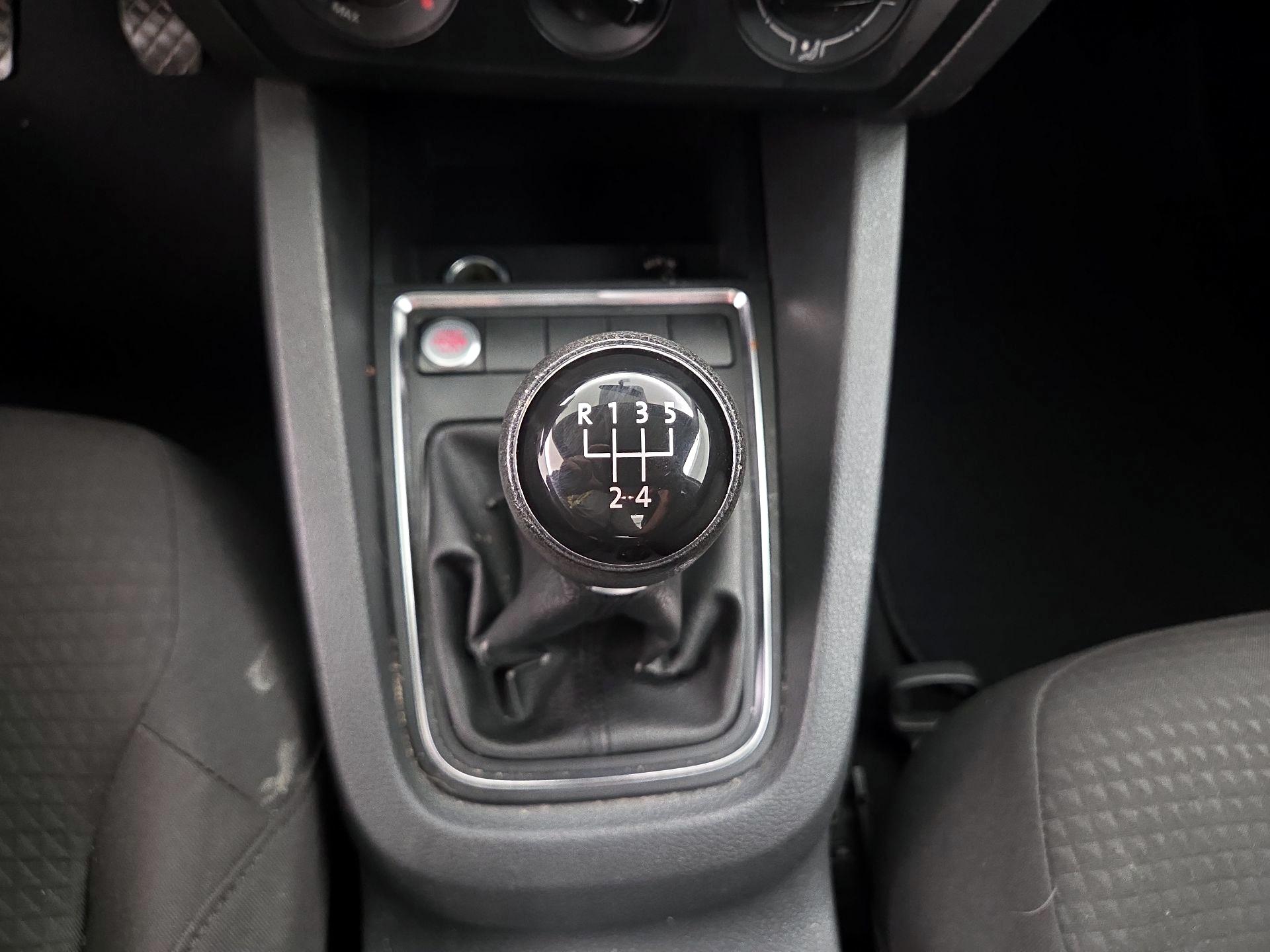 Thumbnail: 2015 Volkswagen Jetta - 17