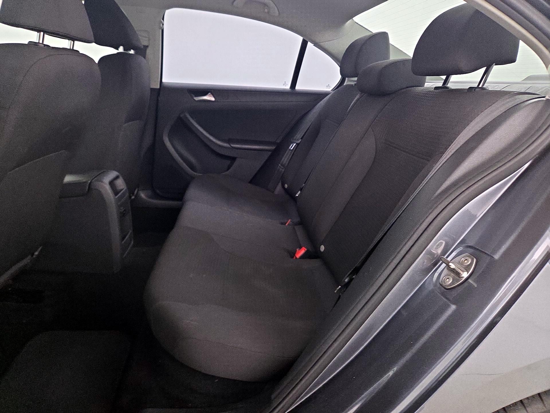 Thumbnail: 2015 Volkswagen Jetta - 19