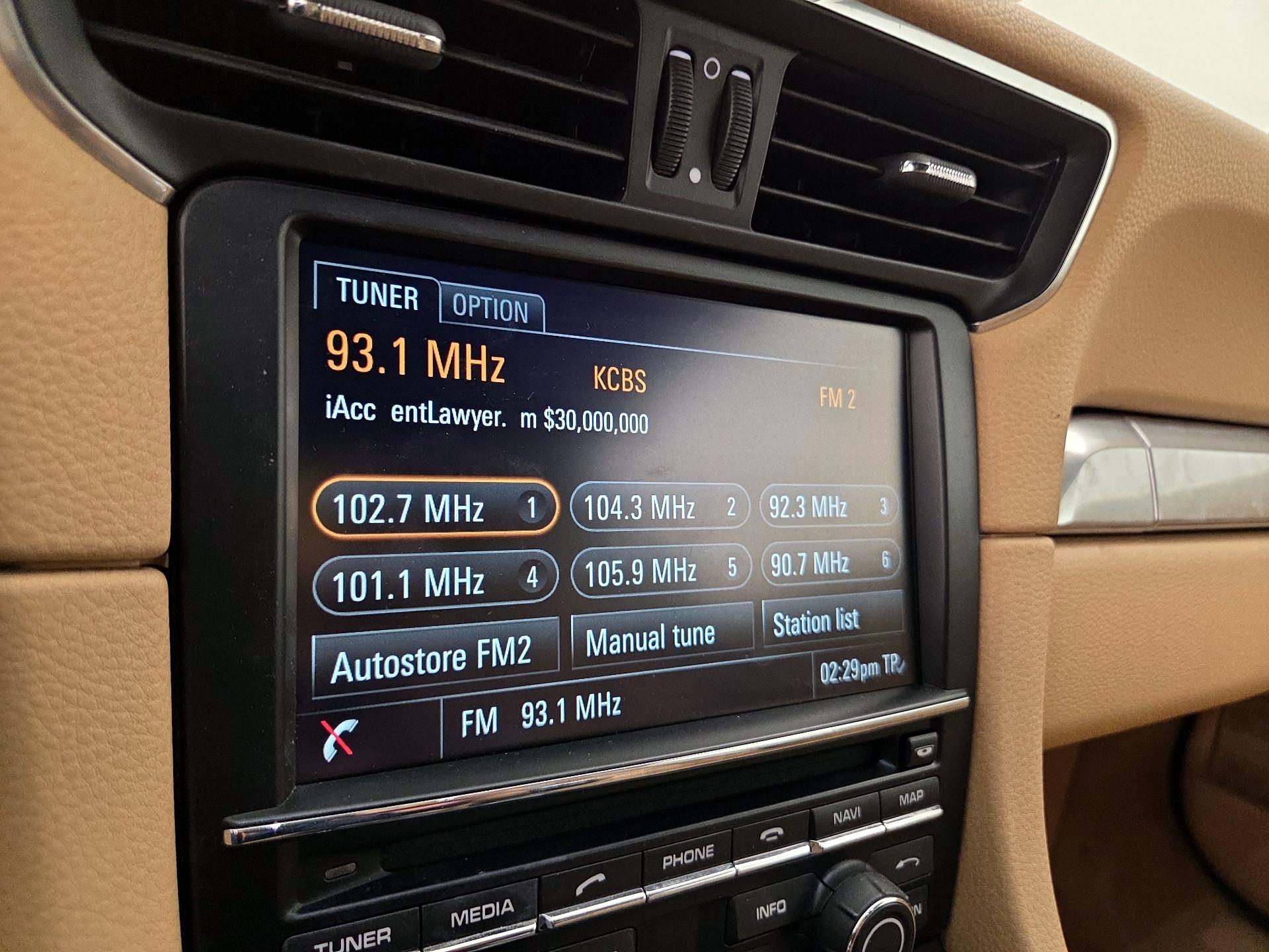 Thumbnail: 2015 Porsche 911 - 16