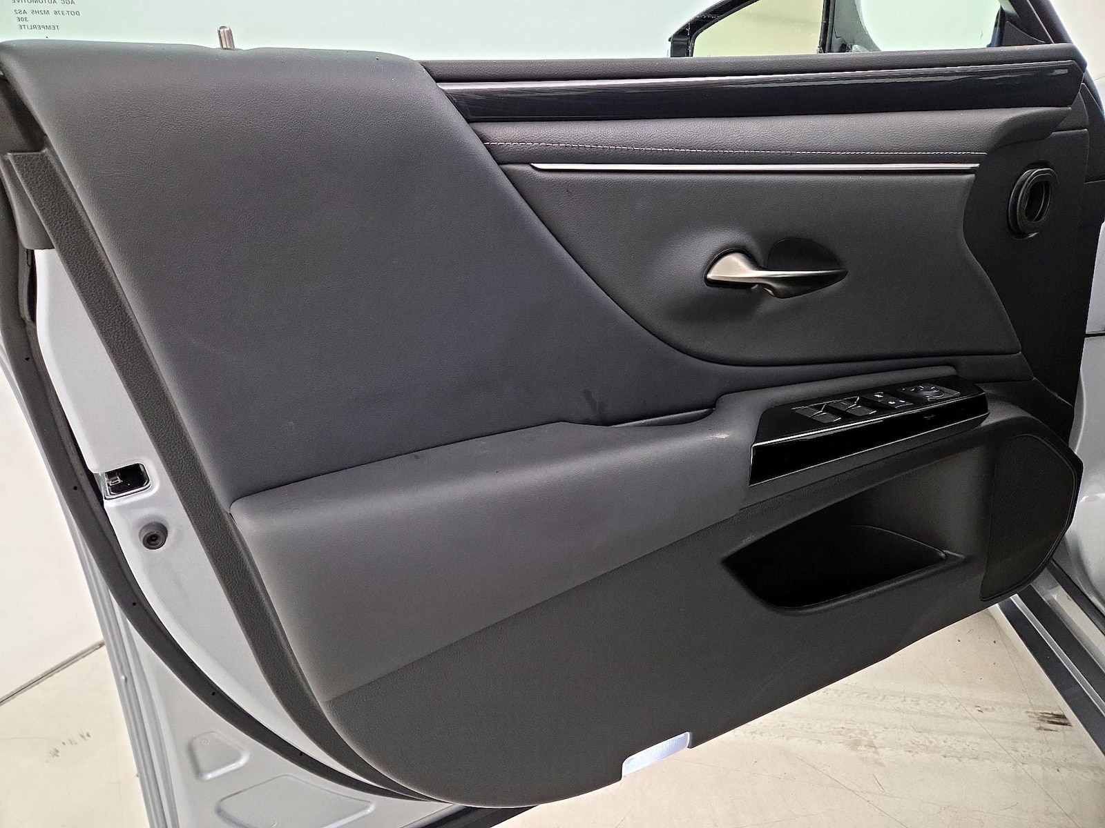 2024 Lexus ES 350 - Photo 13