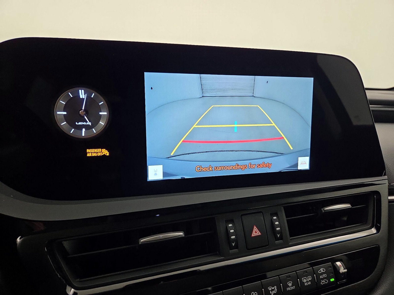 2024 Lexus ES 350 - Photo 15