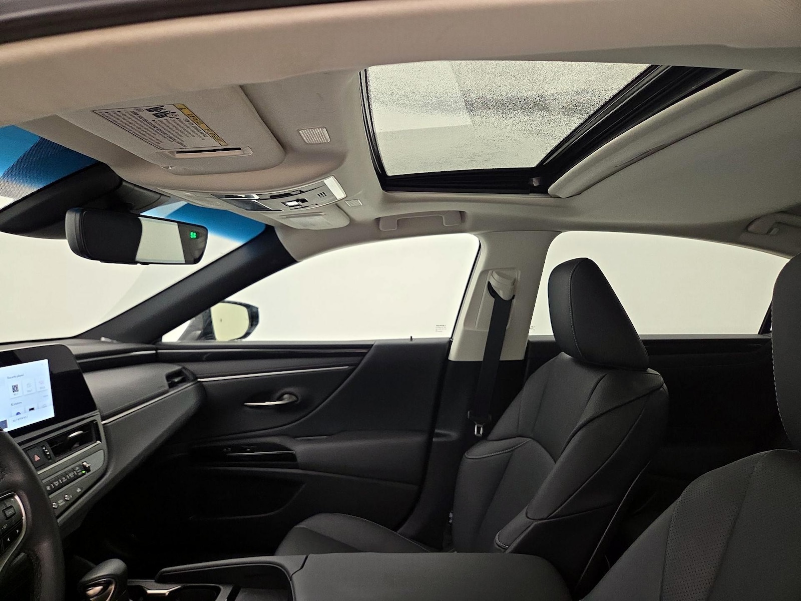 2024 Lexus ES 350 - Photo 20